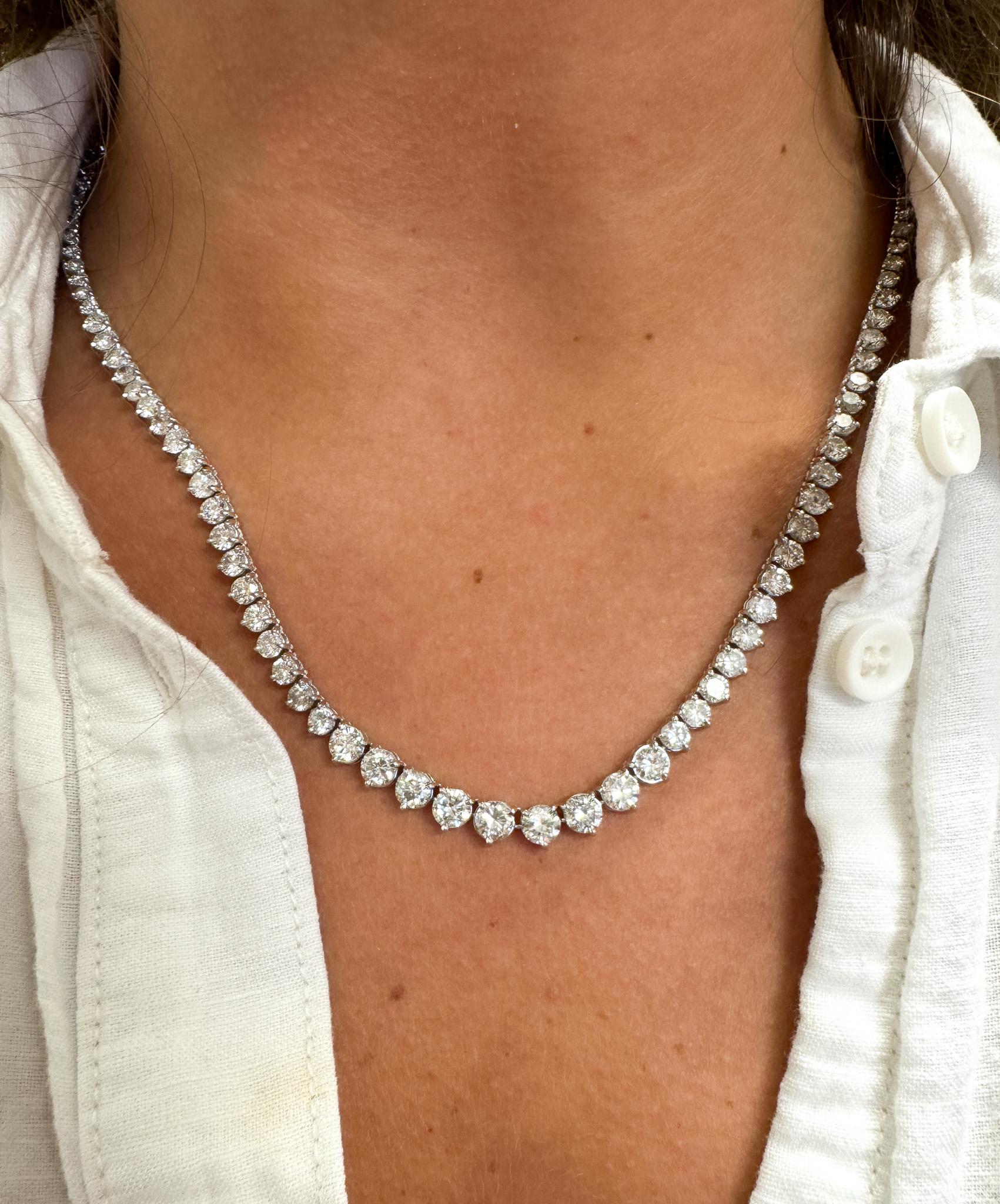 Natural 15.50 Carat Graduated Diamond Riviera Tennis Necklace in Platinum 18