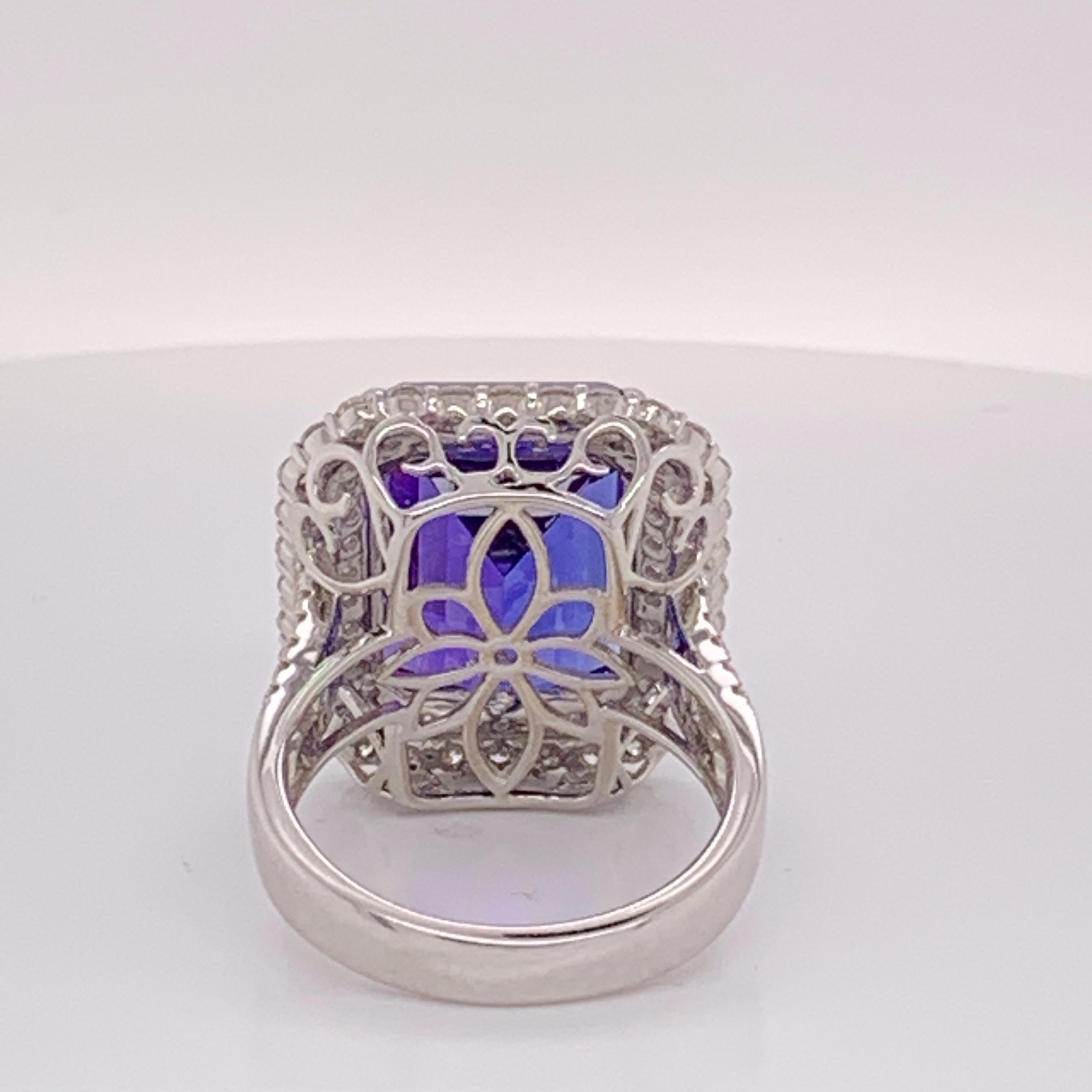 Women's Natural 15.83 Carat Tanzanite and Diamonds Ring For Sale