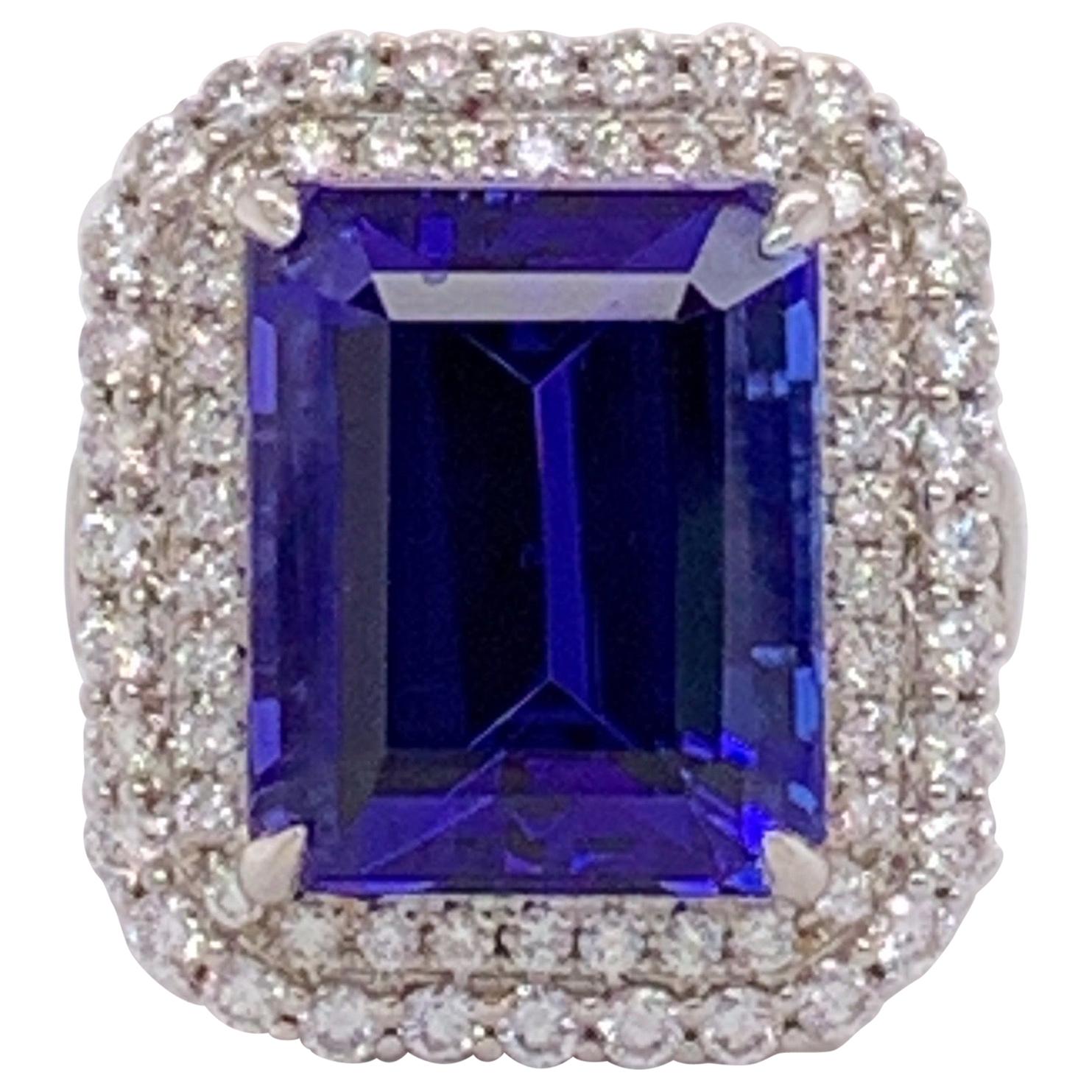 Bague en tanzanite naturelle de 15,83 carats et diamants en vente