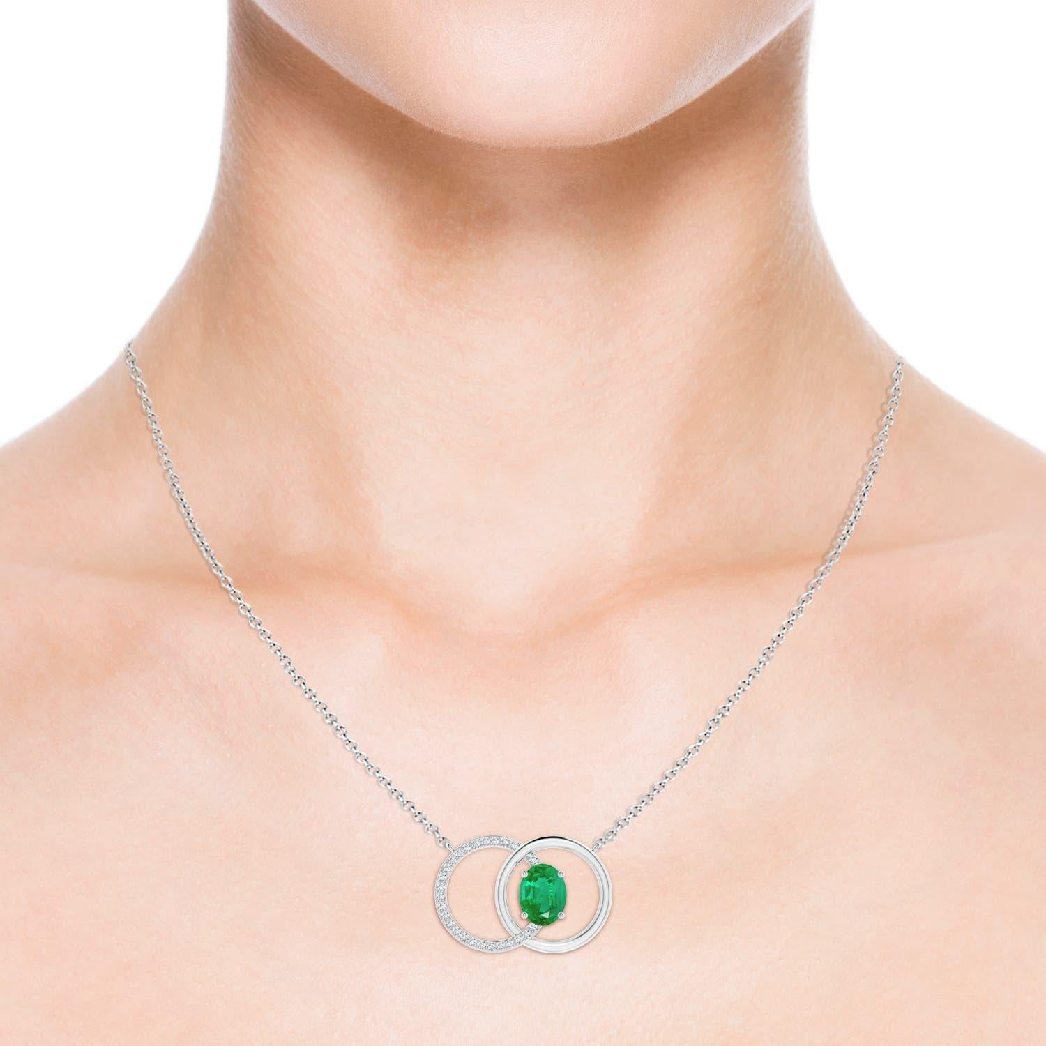 Donna Collana a cerchi intrecciati con smeraldo naturale da 1,5ct e diamante in oro bianco 14K in vendita