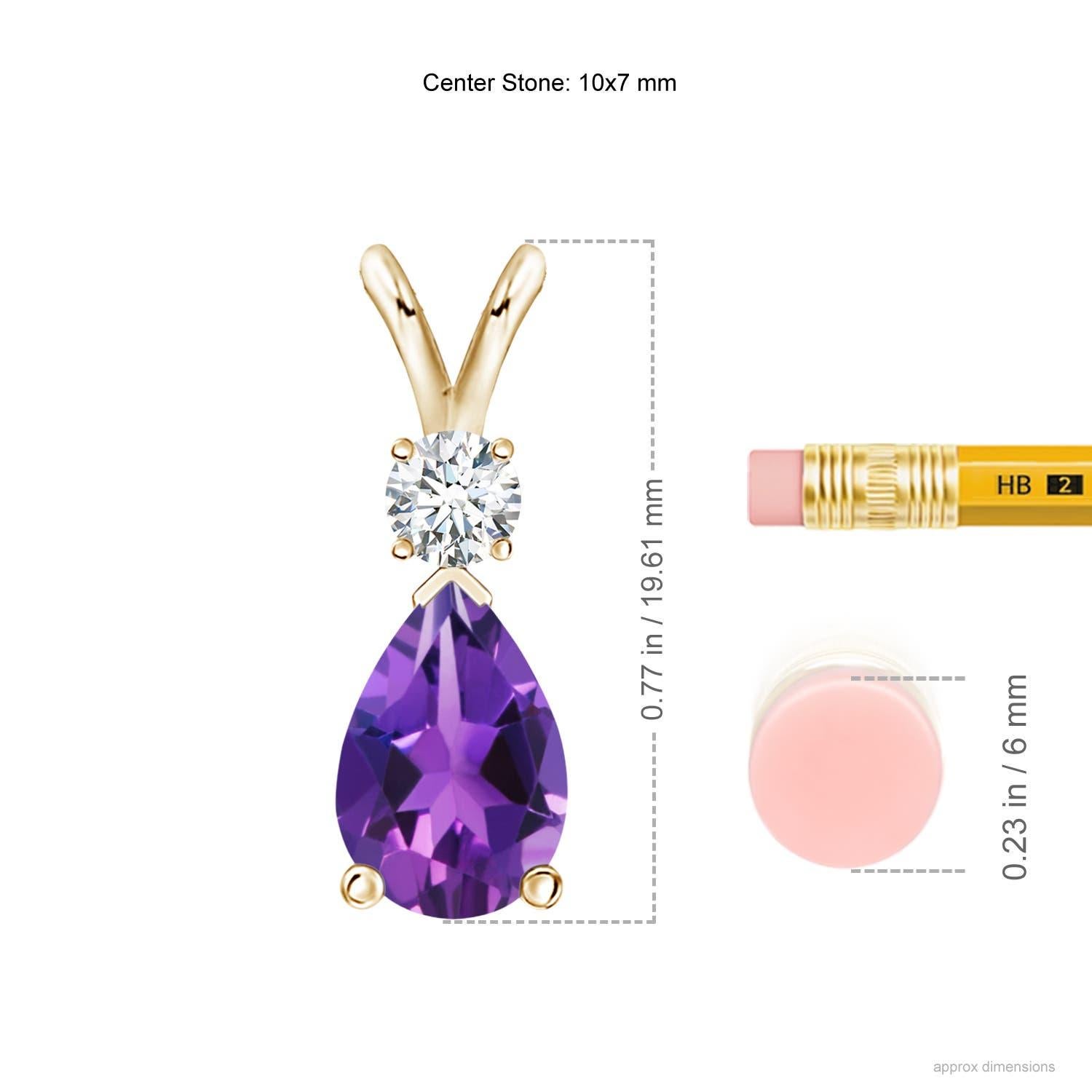 Une améthyste violette profonde en forme de poire est fixée dans une monture à griffes et agrémentée d'un diamant sur le dessus. Simple mais éblouissant, ce pendentif en forme de larme d'améthyste avec une balle en V est sculpté dans de l'or jaune
