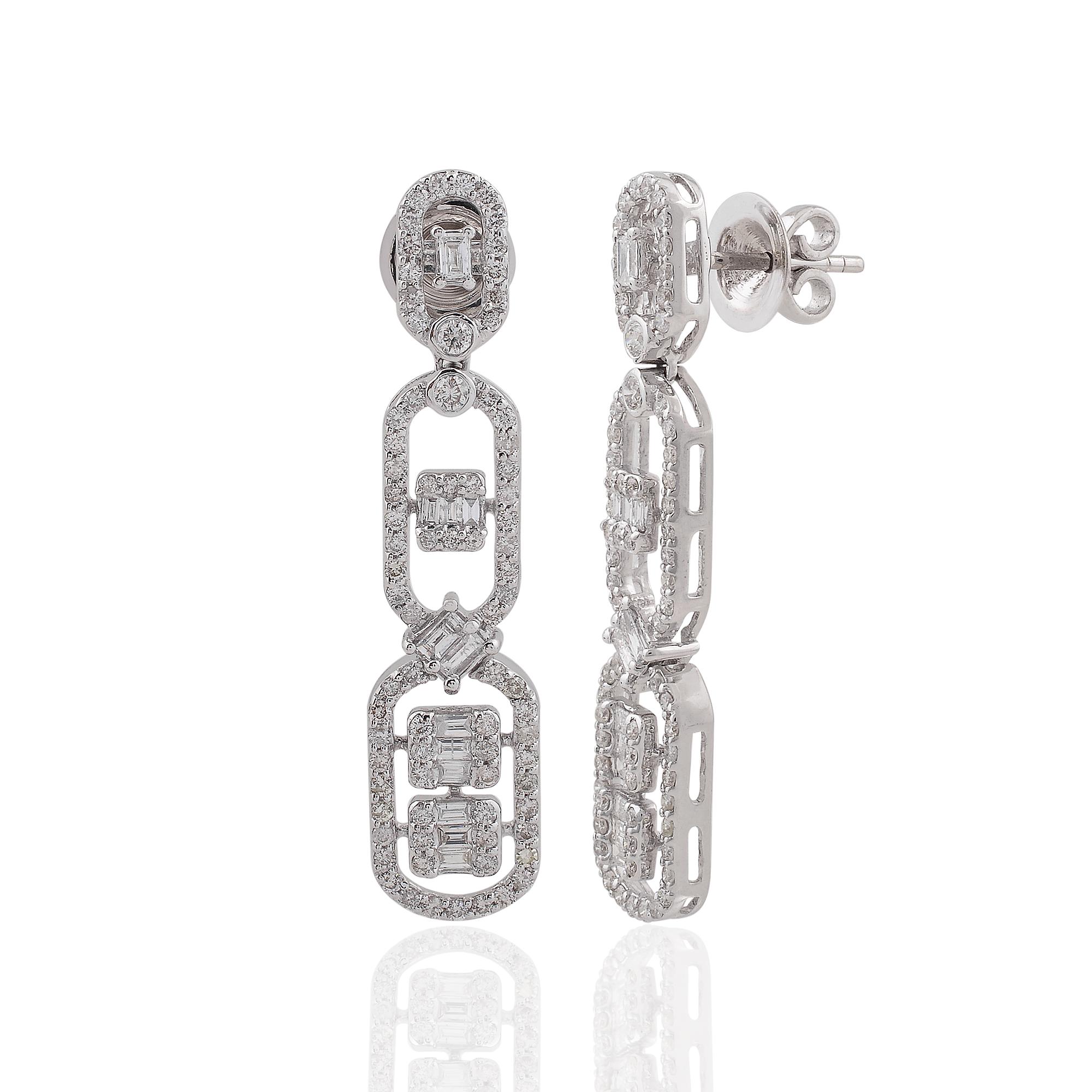 Codice articolo :- SEE-1675
Peso lordo: 7.65 gm
Oro bianco massiccio 18k Peso :- 7,33 gm
Peso del diamante naturale :- 1,60 carati  (DIAMANTE DI PUREZZA MEDIA SI1-SI2 E COLORE H-I)
Dimensioni degli orecchini: 40x10 mm