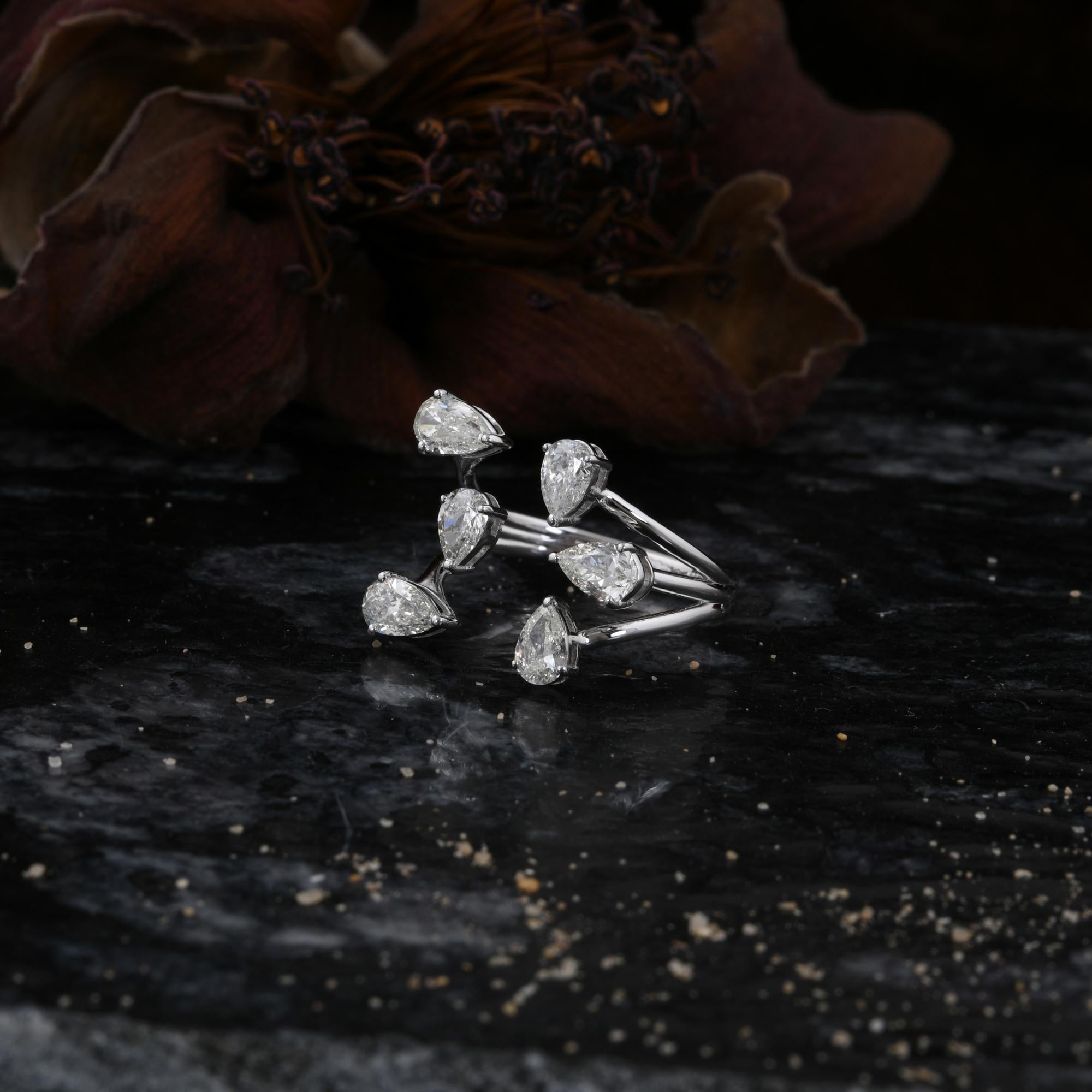 Natürlicher 1,62 Karat birnenförmiger Diamant-Manschettenring 14 Karat Weißgold Handgefertigter Schmuck im Zustand „Neu“ im Angebot in Diera, Dubai