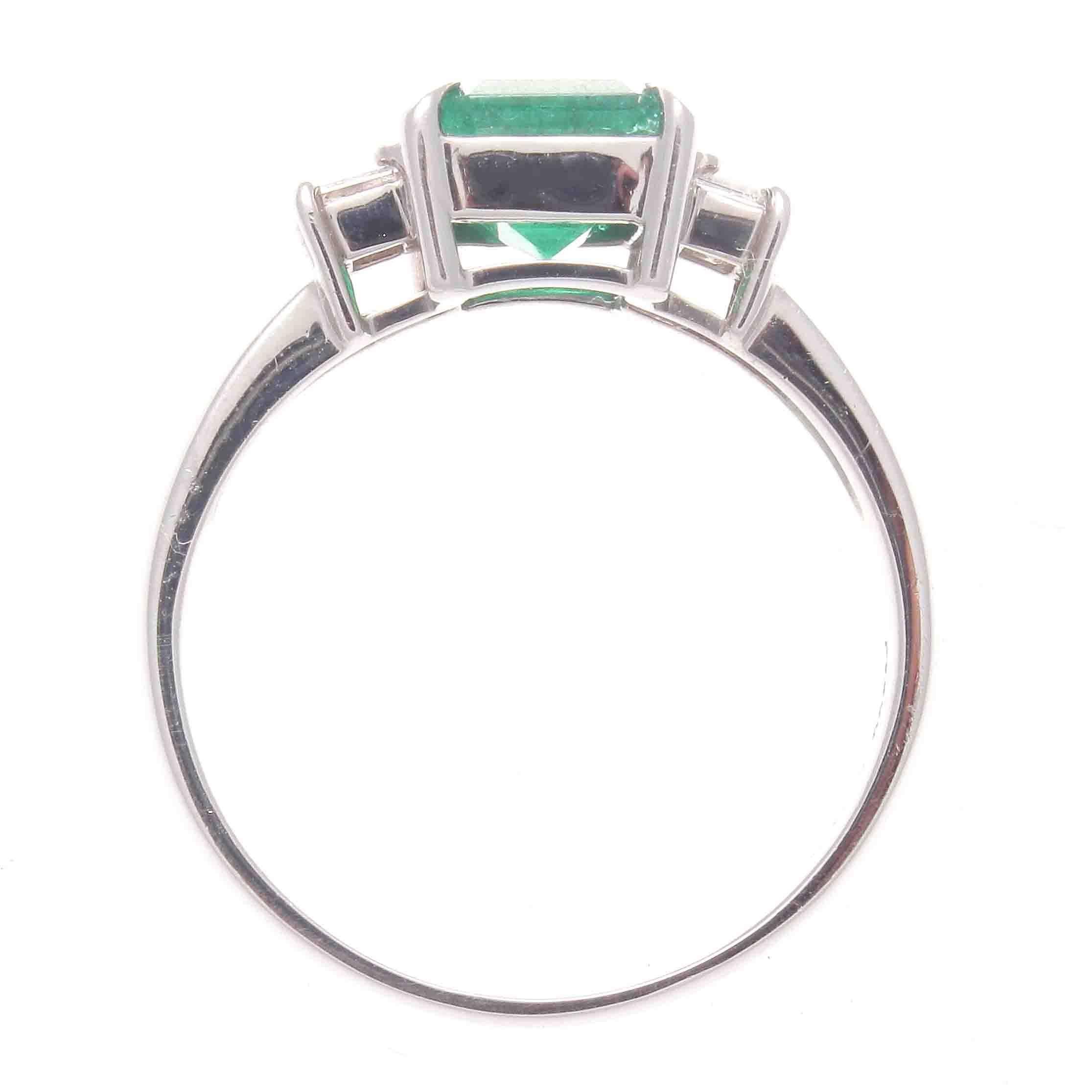 Art Deco Natural 1.66 Carat Emerald Diamond Platinum Ring