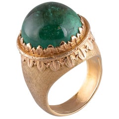 Vintage Natural 17 Carat Cabouchon Emerald 18 Karat Gold Men's Ring