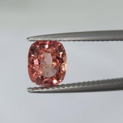 Pietra preziosa naturale da 1,70 carati, spinello color pesca che cambia colore, non trattato termicamente, taglio a cuscino