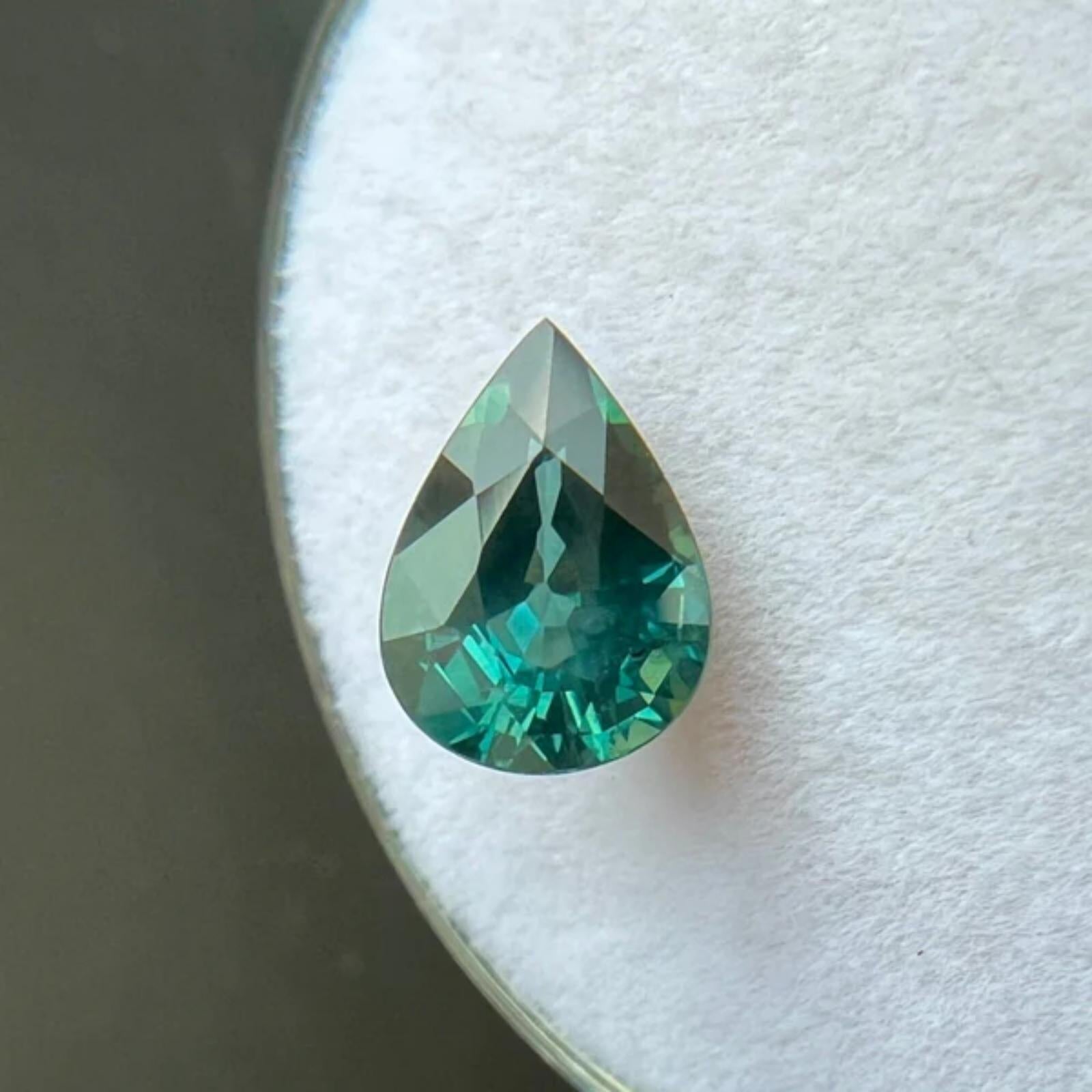 Femenino o masculino Zafiro verde azulado vívido natural de 1,73 ct Corte lágrima pera 8,6x6,3 mm en venta