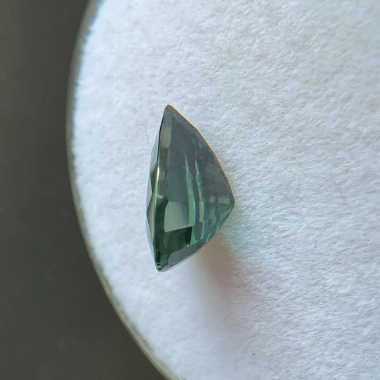 Zafiro verde azulado vívido natural de 1,73 ct Corte lágrima pera 8,6x6,3 mm en venta 1