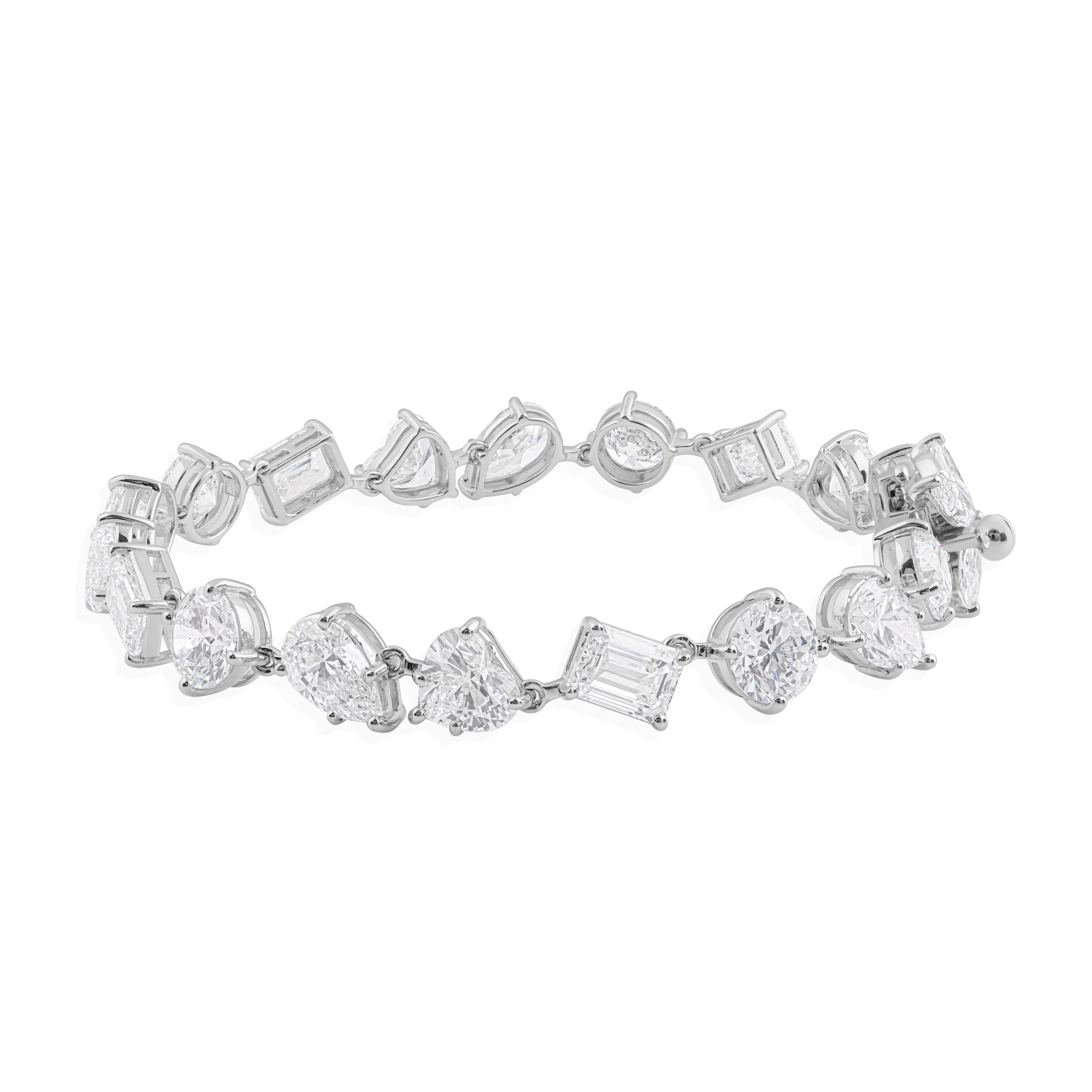 Modern Natural 17.5 Carat SI/H Multi Shape Diamond Bracelet 14 Karat White Gold Jewelry For Sale