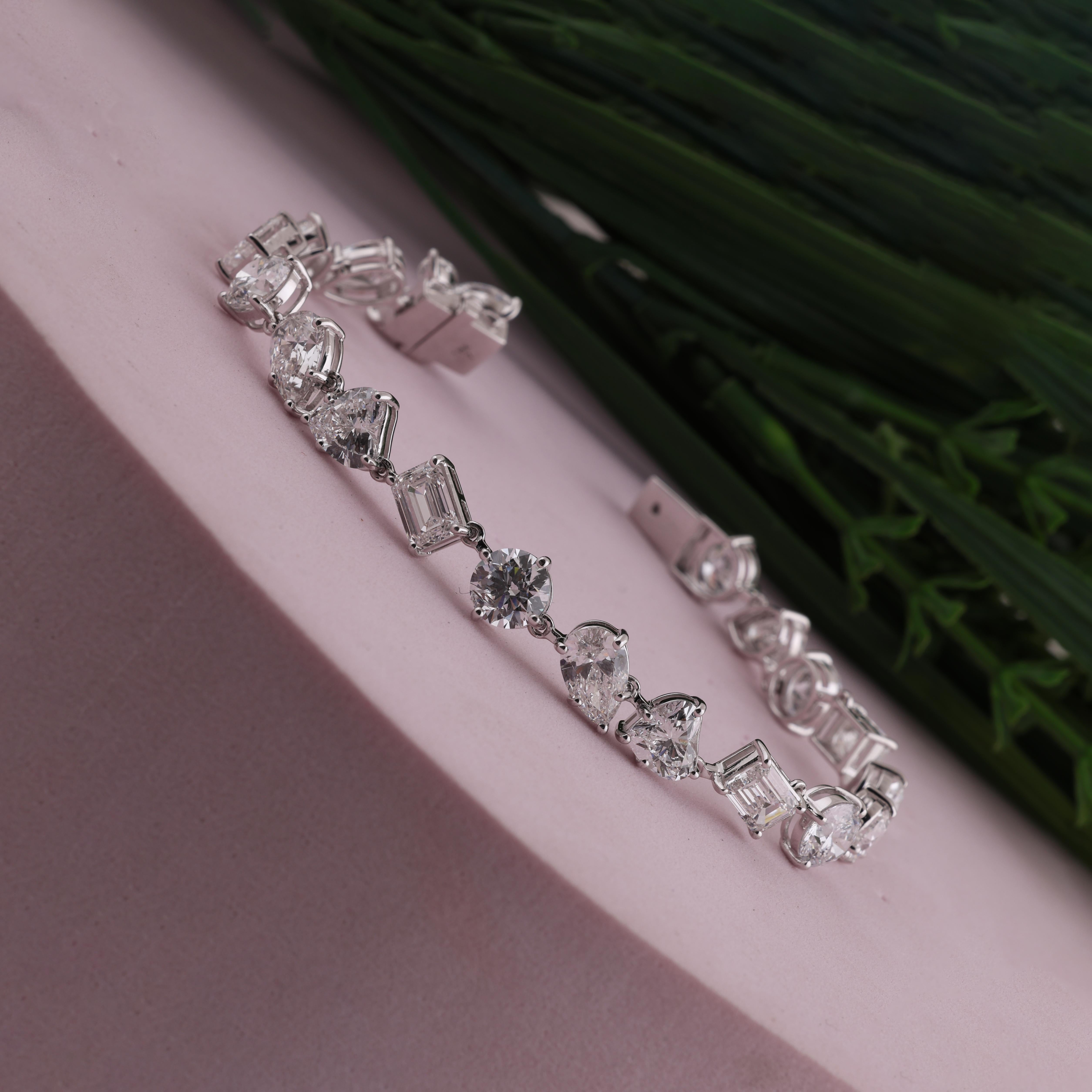 Natural 17.5 Carat SI/H Multi Shape Diamond Bracelet 14 Karat White Gold Jewelry In New Condition For Sale In Diera, Dubai