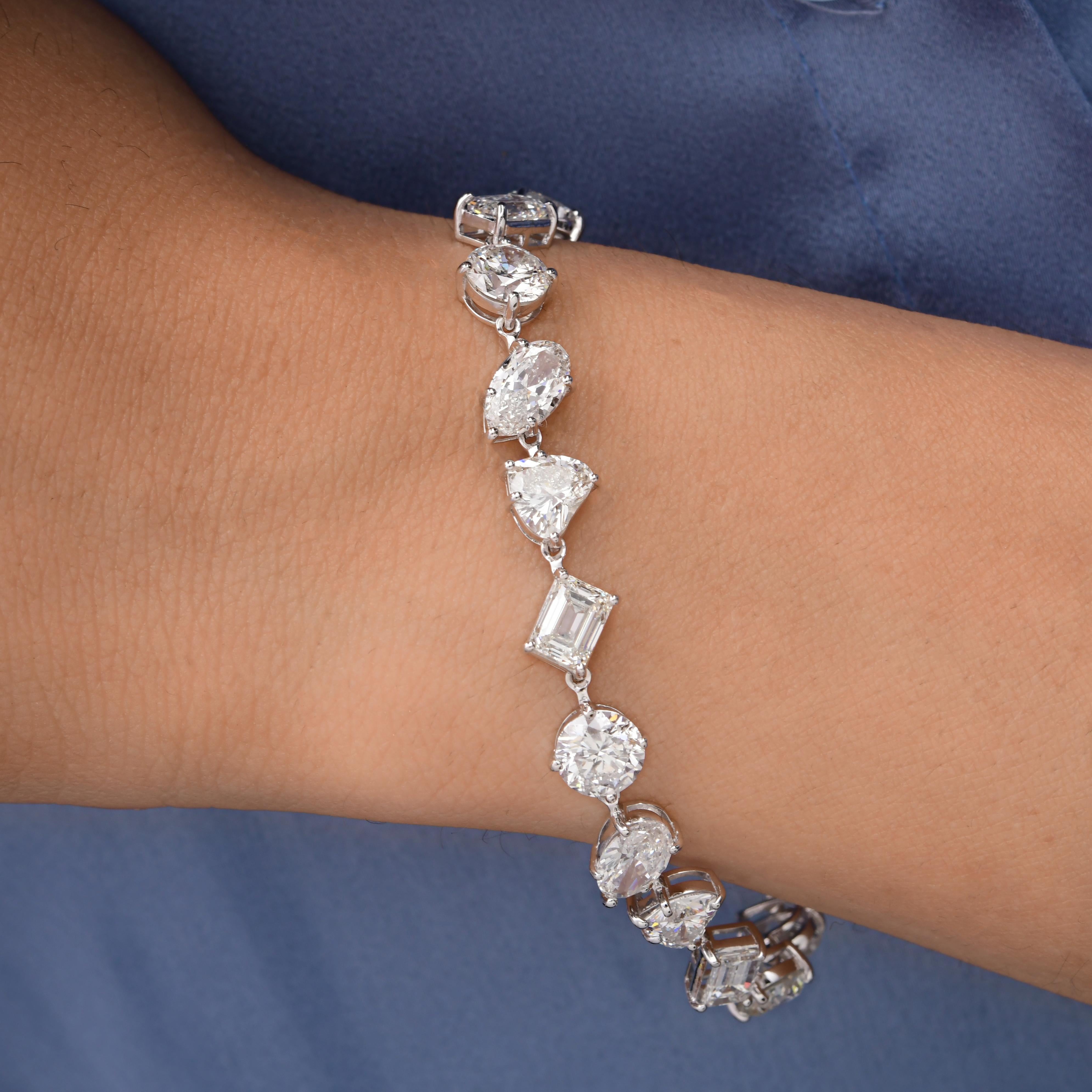 SGL-zertifiziertes 17,5 Karat SI/H Multi Diamantarmband aus 18 Karat Weißgold mit Diamanten, SGL-zertifiziert (Smaragdschliff) im Angebot