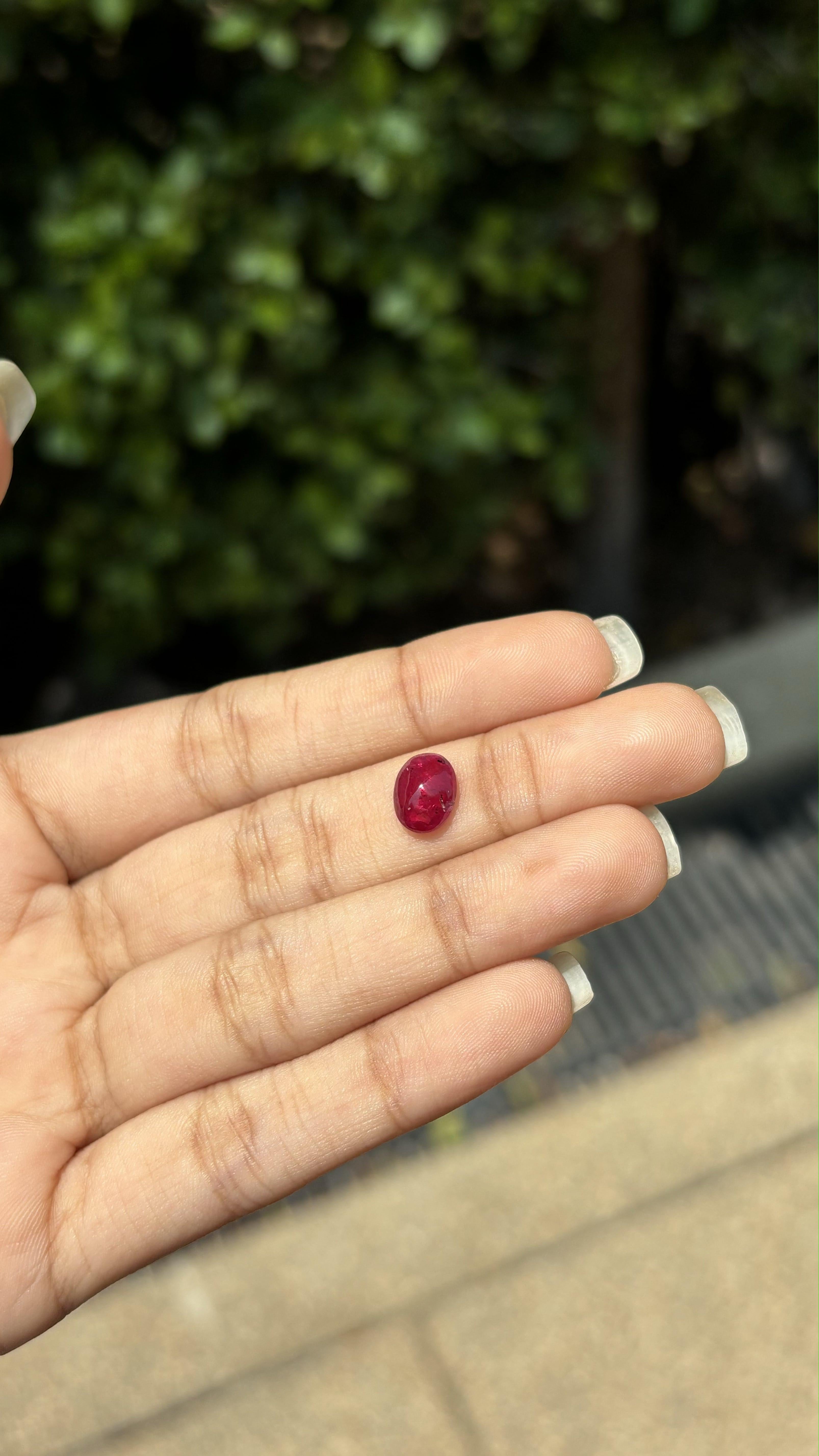 Natural 1.79 Carat Sugarloaf Ruby stone For Sale 3
