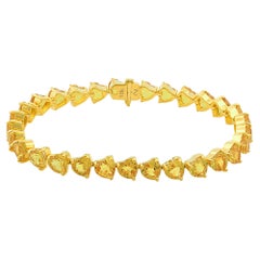 Natural 17.95 Carat Heart Yellow Sapphire Gemstone Bracelet 18 Karat Yellow Gold