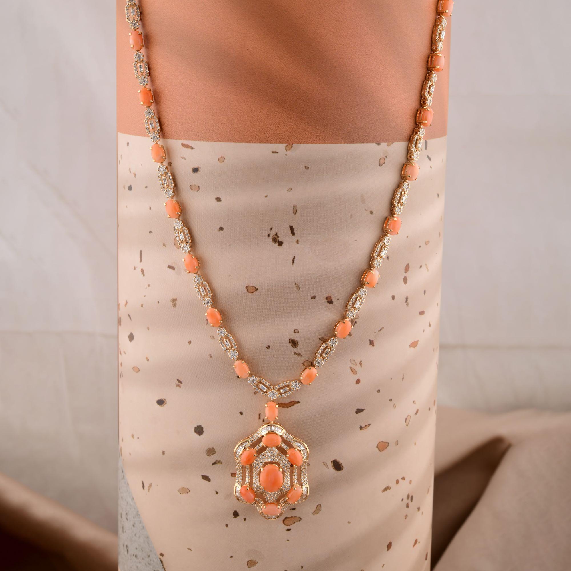 Collier Pendentif Nature 18.04Ct Corail 5.45Ct Diamants Accents Or Jaune 18 Karat Pour femmes en vente