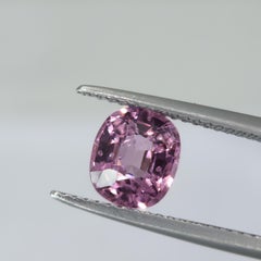 Spinelle rose naturel de 1,83 carat, non traité thermiquement, taille « coussin »