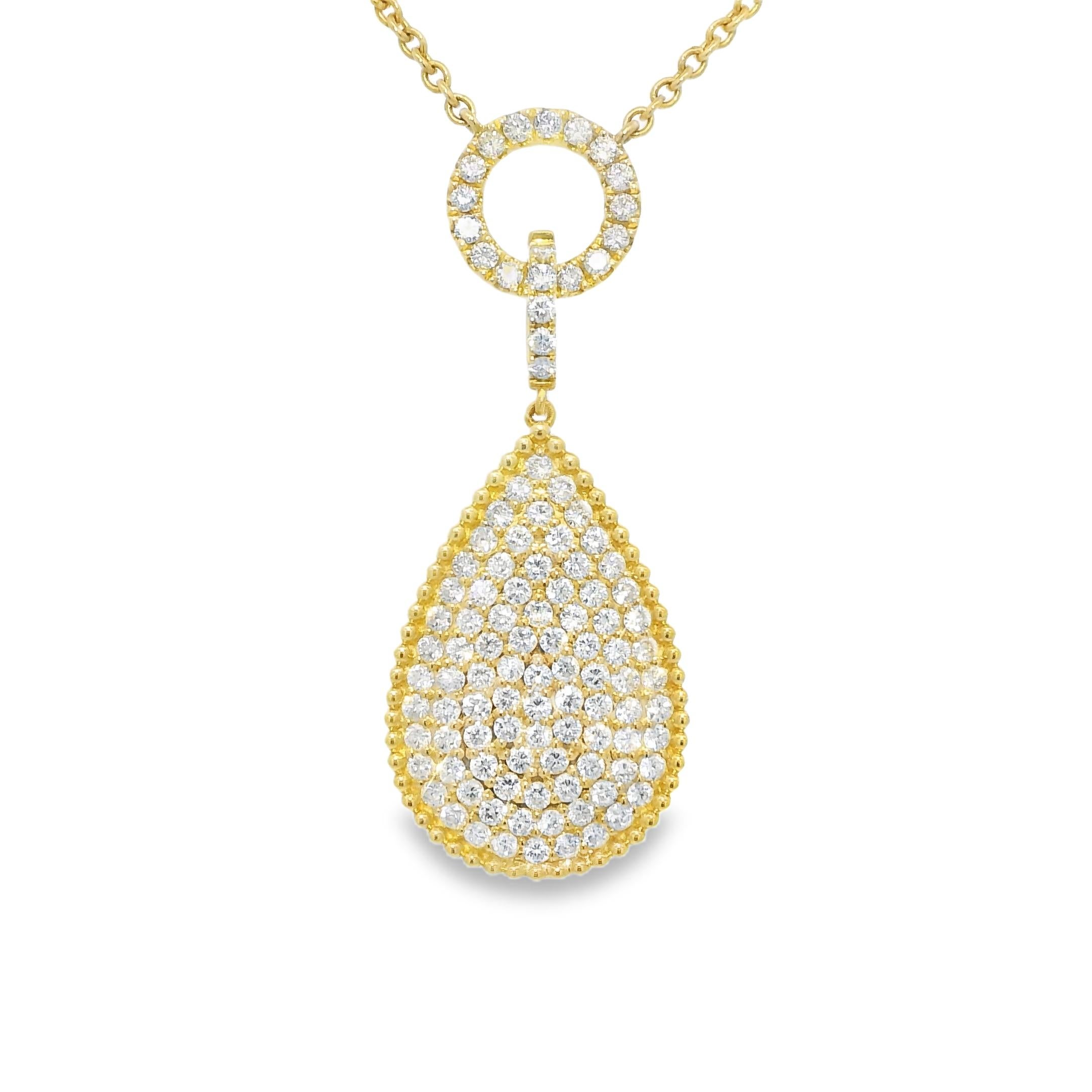 Collana a goccia in oro giallo 18k con diamanti naturali da 1,85 carati e pave

Il ciondolo a goccia può essere rimosso e la collana può essere indossata solo con il ciondolo a forma di cerchio con diamante, perfetto per l'uso quotidiano e per le