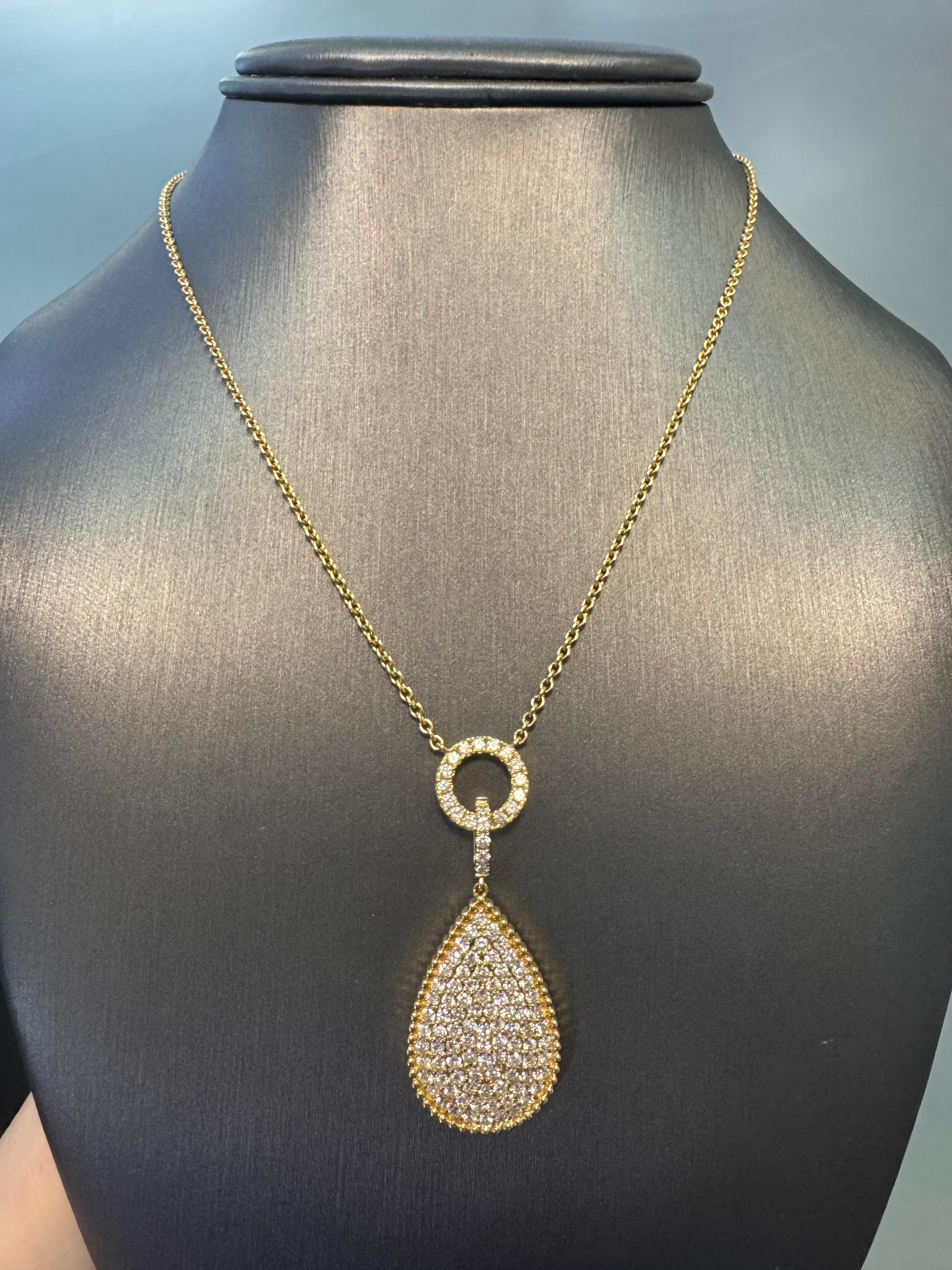 Nature 1,85 carati Pave Diamond 18-Karat Collana a goccia In magazzino in vendita 3