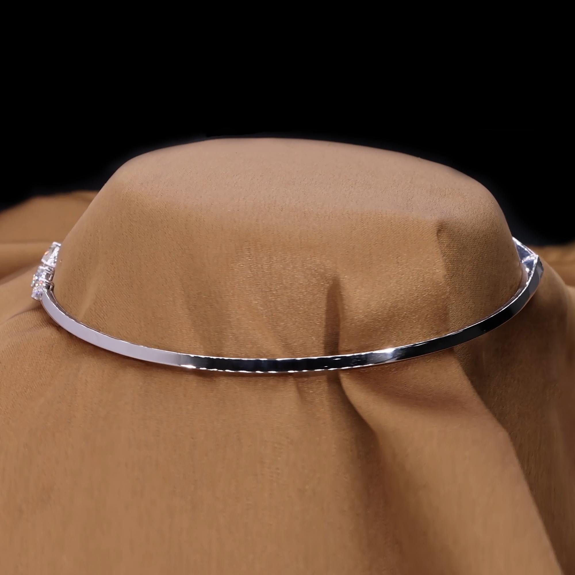 Natural 1.85 Carat Pear Diamond Choker Necklace 14 Karat White Gold Fine Jewelry In New Condition For Sale In Diera, Dubai