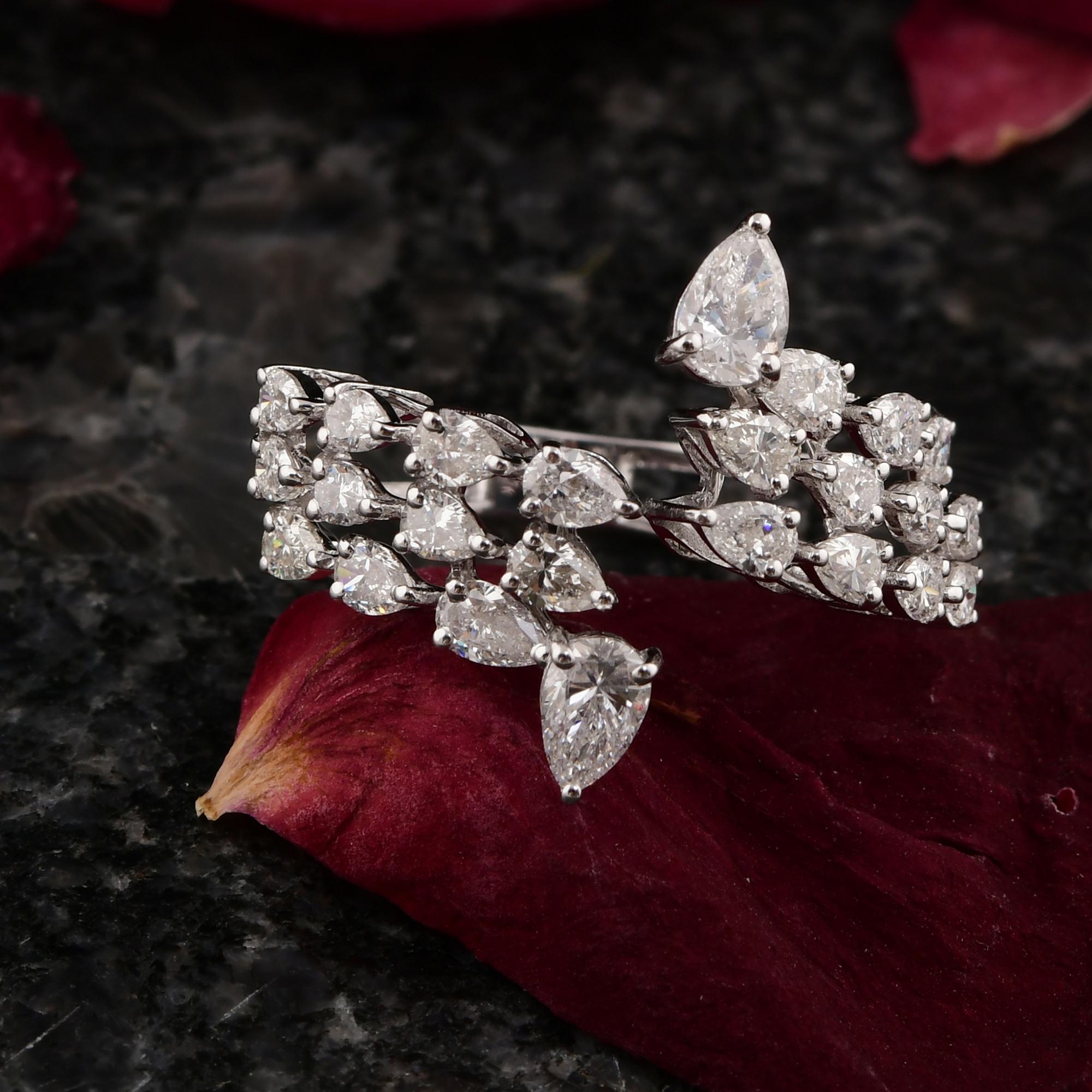 Moderne Bague manchette en or blanc 14 carats avec diamants naturels en forme de poire de 1,85 carat SI/H en vente