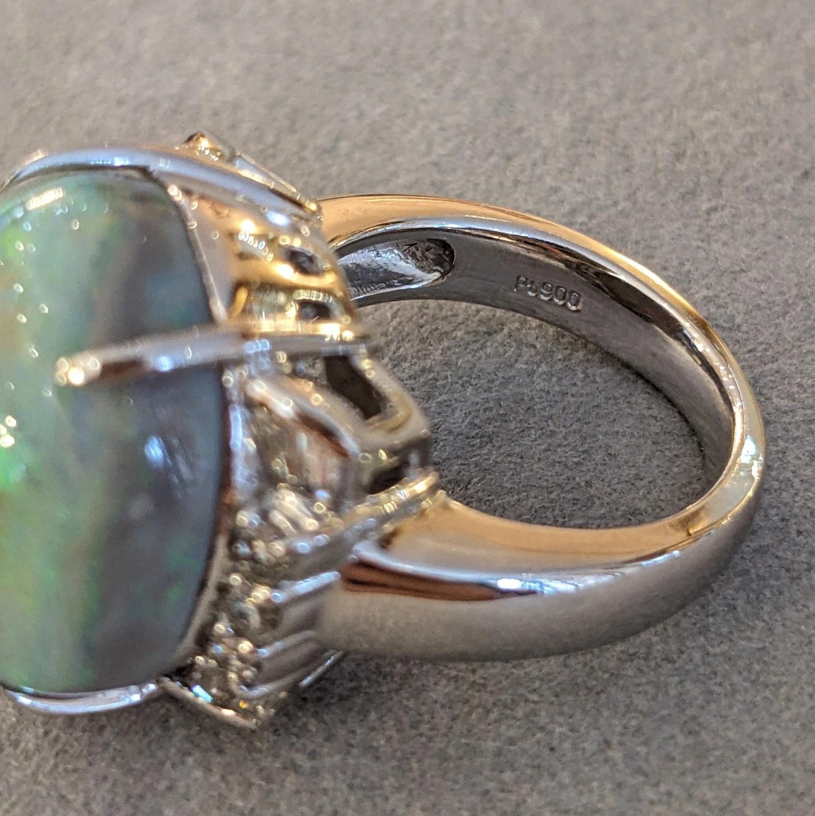 Natural 18.70 ct Black Opal and Diamond Cocktail Ring in Platinum en vente 6