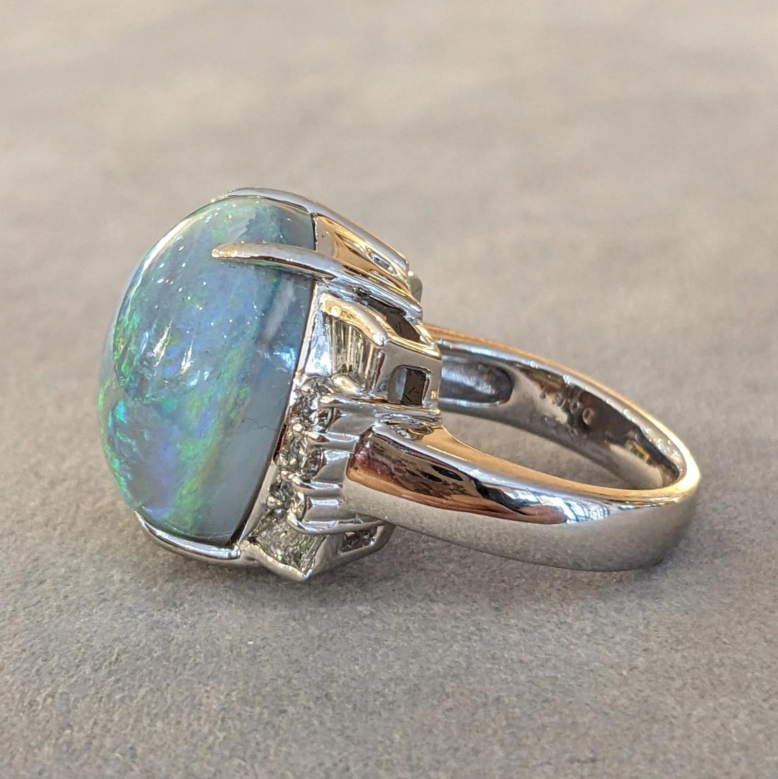 Natural 18.70 ct Black Opal and Diamond Cocktail Ring in Platinum en vente 2