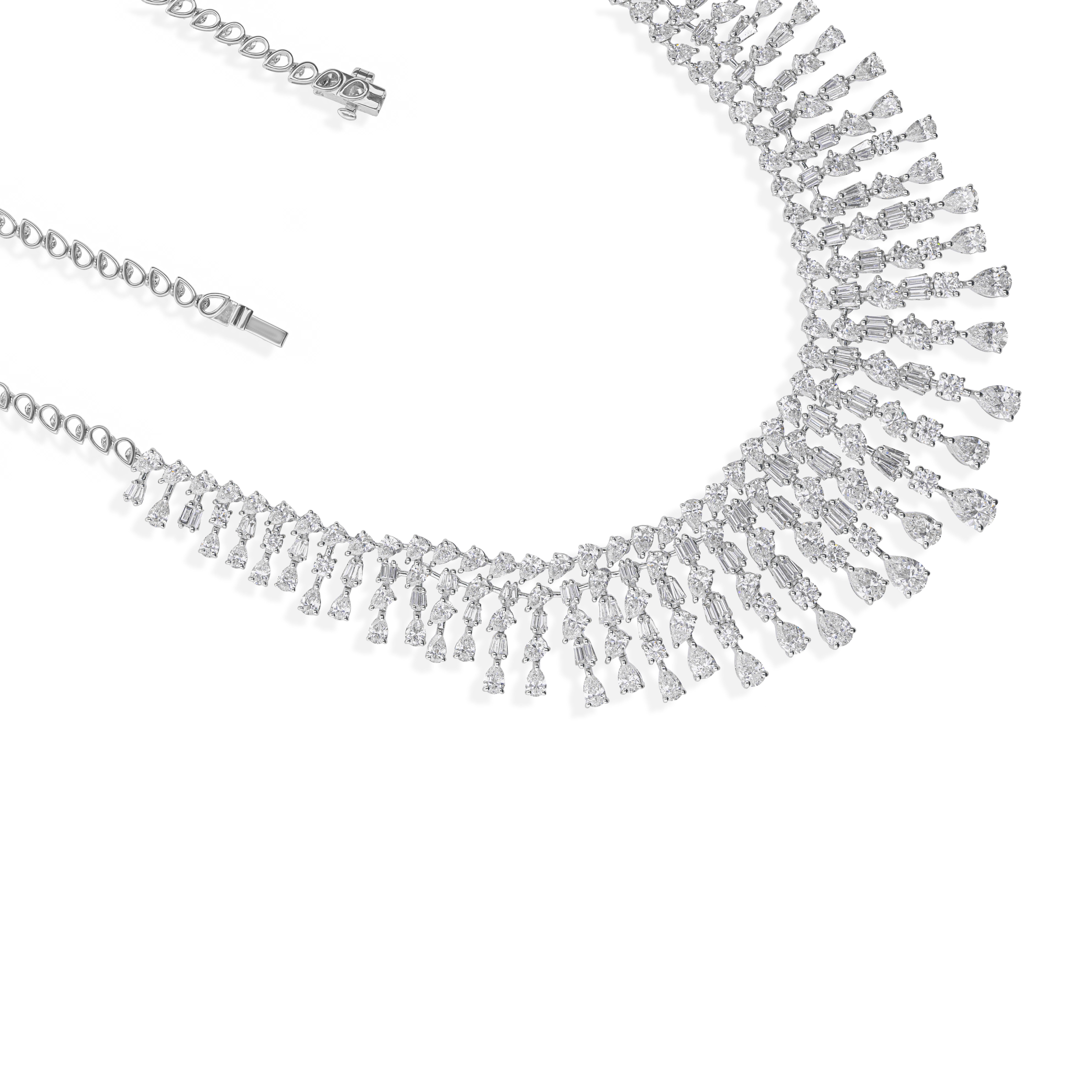 Segui la vetrina di Spectrum Jewels per vedere le ultime collezioni e i pezzi esclusivi. Spectrum Jewels è orgoglioso di essere considerato un Top Seller su 1stdibs con recensioni a 5 stelle da parte dei clienti. Tutti gli articoli da noi prodotti