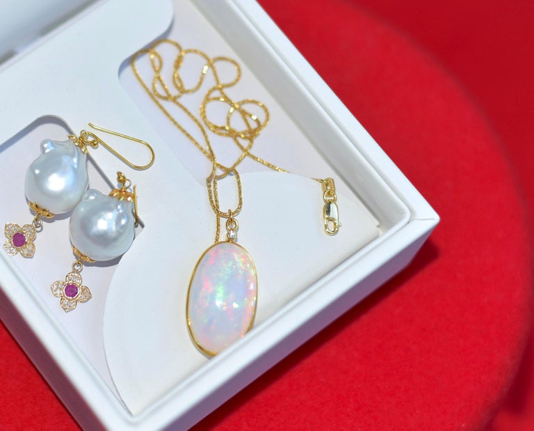 Natural 18k Solid Gold Opal Necklace with Diamond Accent For Sale at