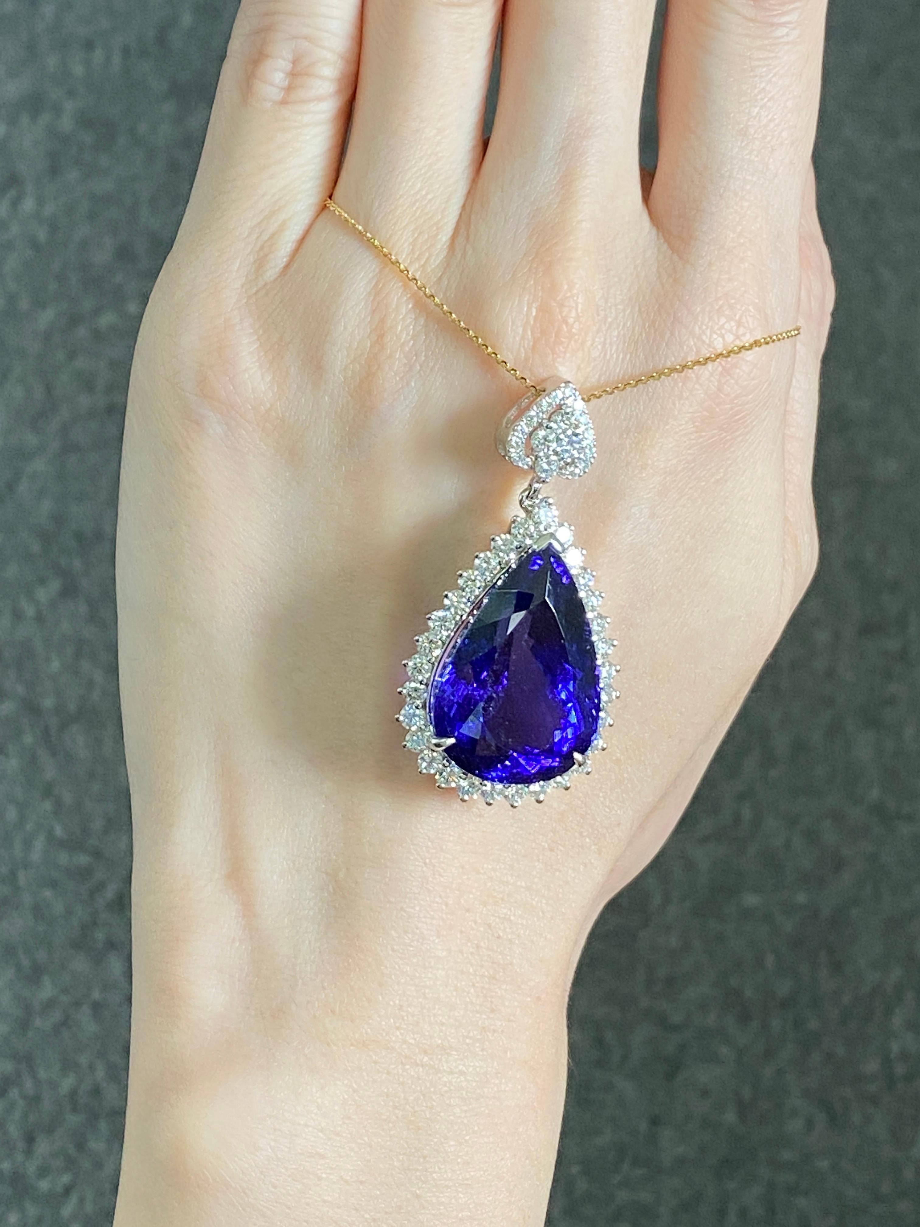 Women's Natural 18K White Gold 44.7 Carat Tanzanite Pendent Necklace with Cert, Rare For Sale