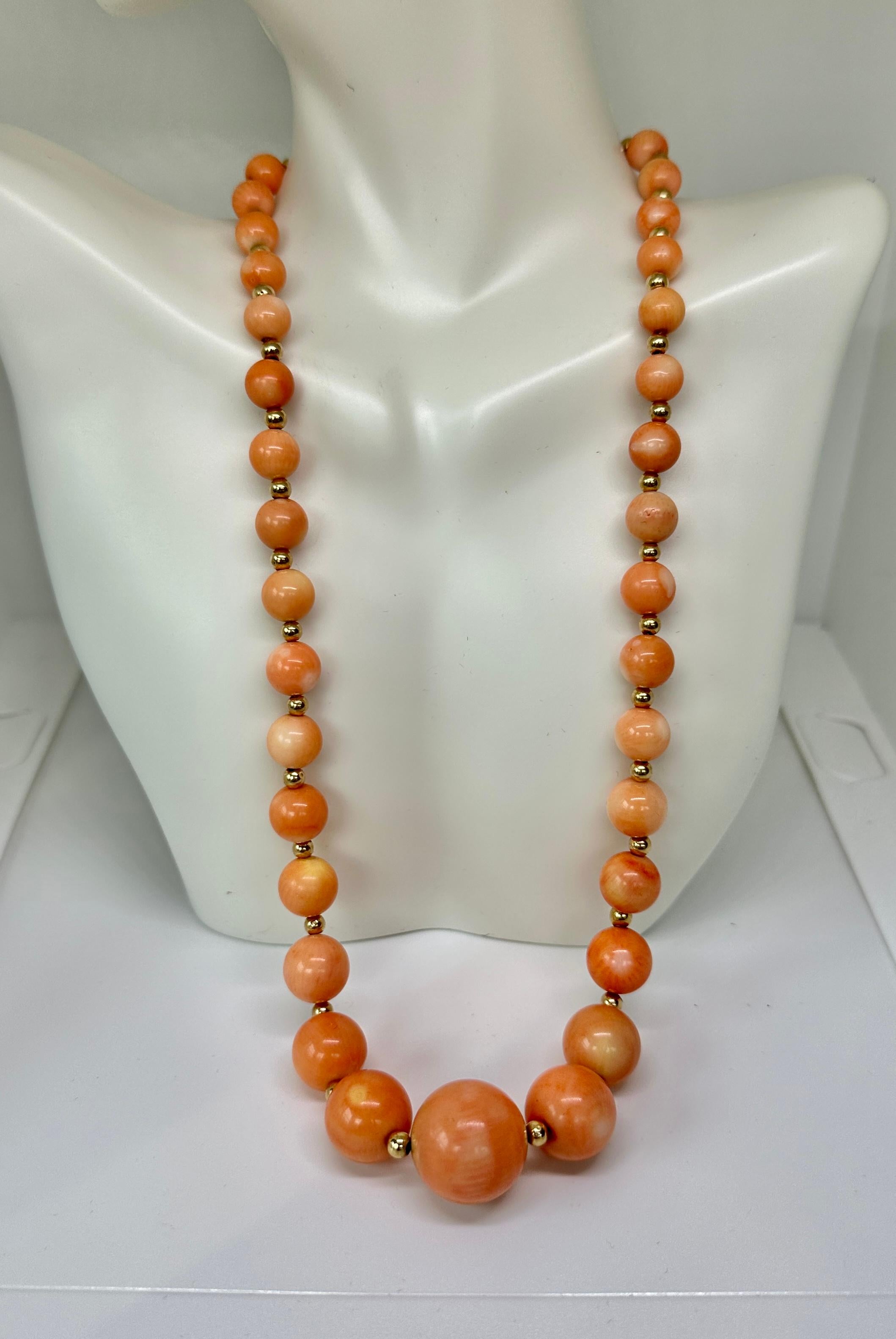 momo coral necklace
