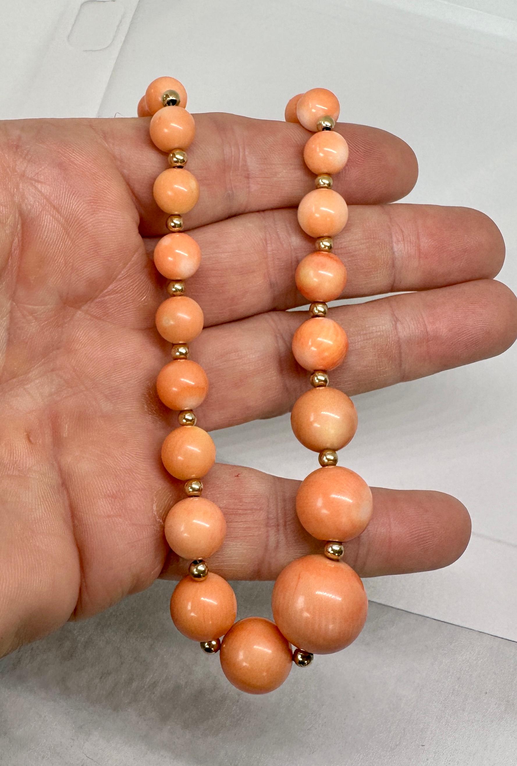 Retro Natural 18mm Pink Momo Coral 14 Karat Gold Necklace Graduated 19.5 Inches For Sale