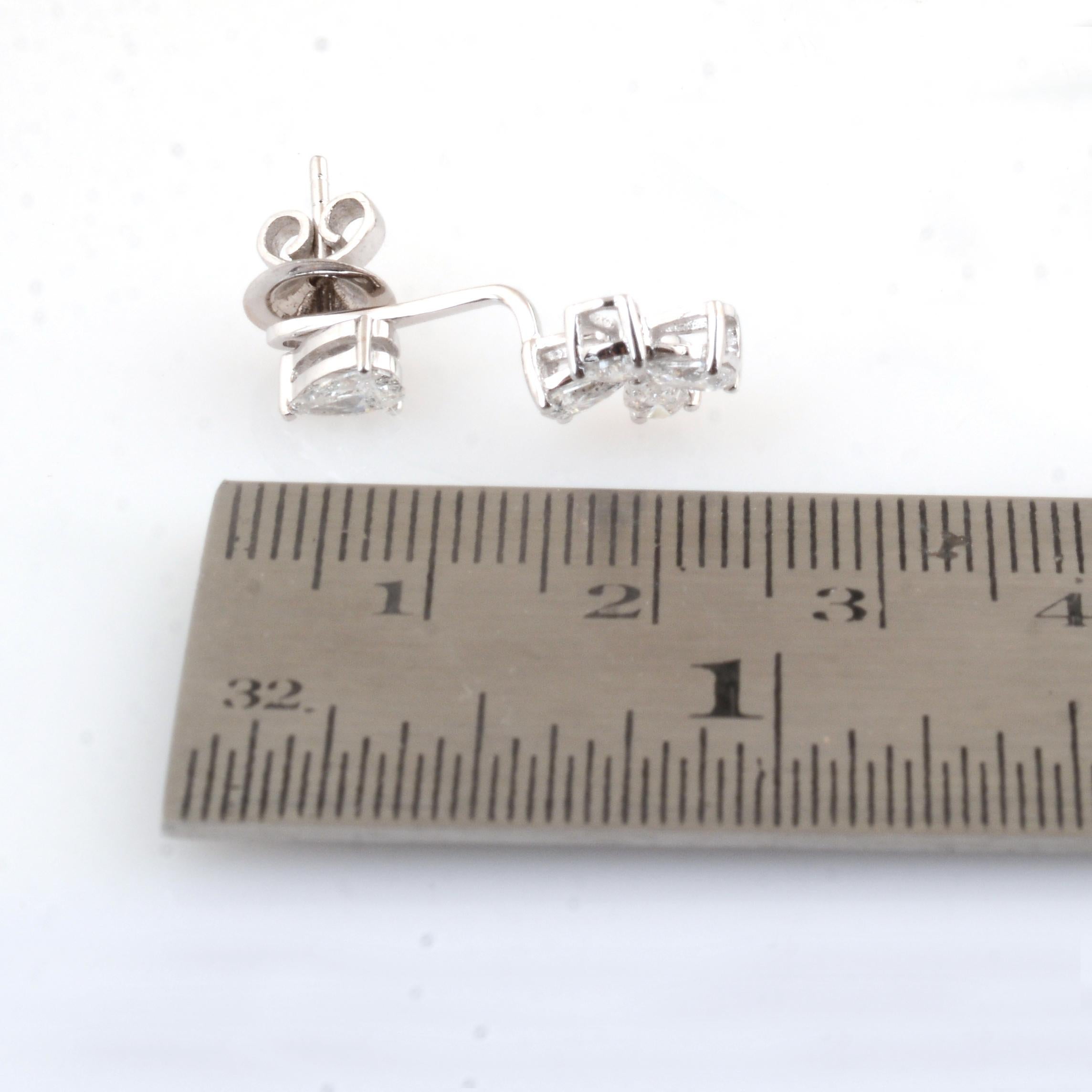 Taille poire Nature 1.90 Carat SI/H Diamond Pear Cross Jacket Earrings 18 Karat White Gold en vente
