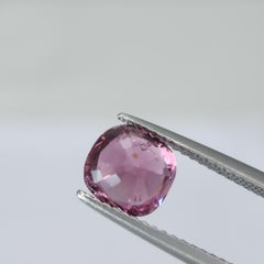 Spinelle rose naturel de 1,93 carat, non traité thermiquement, taille « coussin »