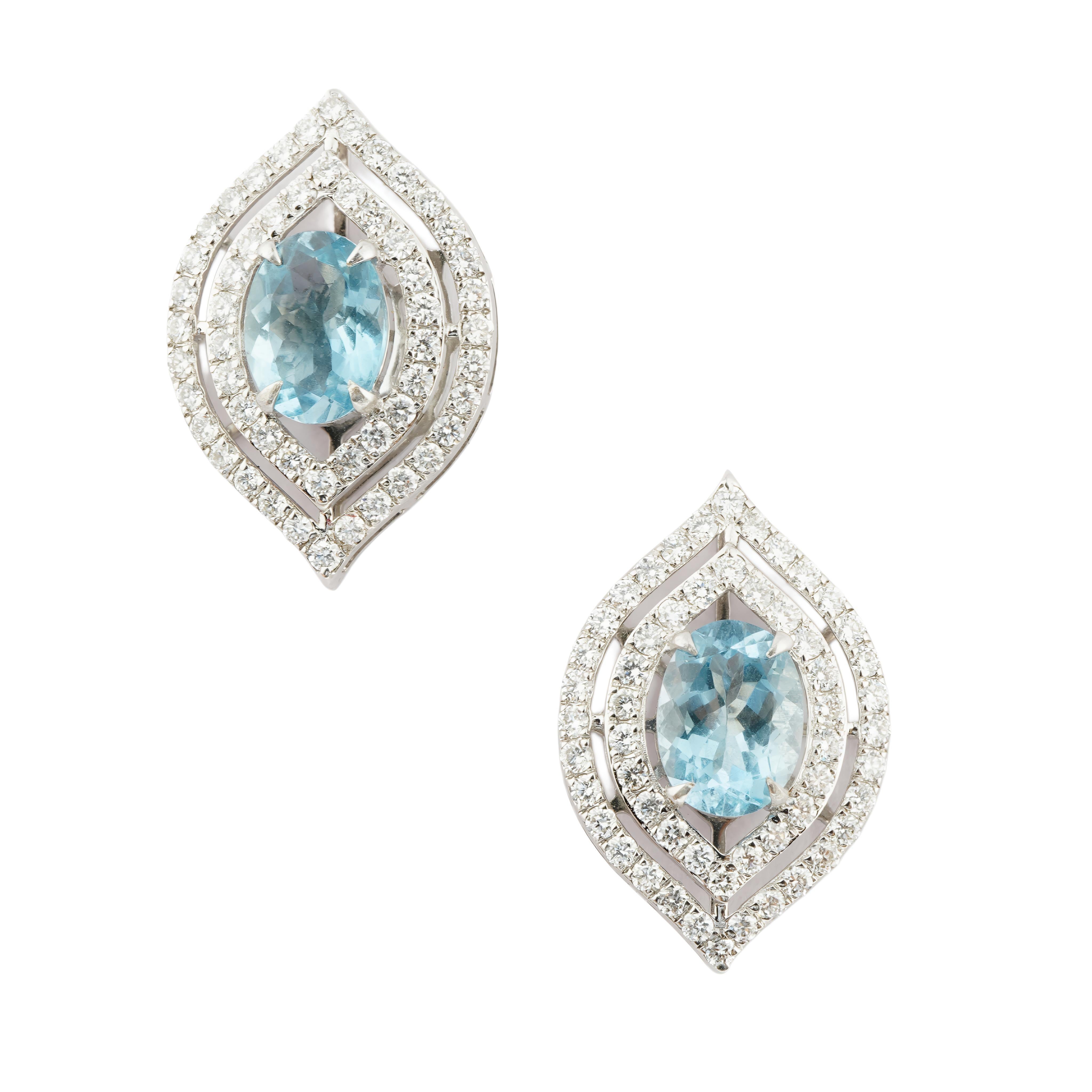 Natürlicher 1,930 Karat Aquamarin & 0,980 Karat Diamant-Ohrring in 18k Gold im Zustand „Neu“ im Angebot in jaipur, IN