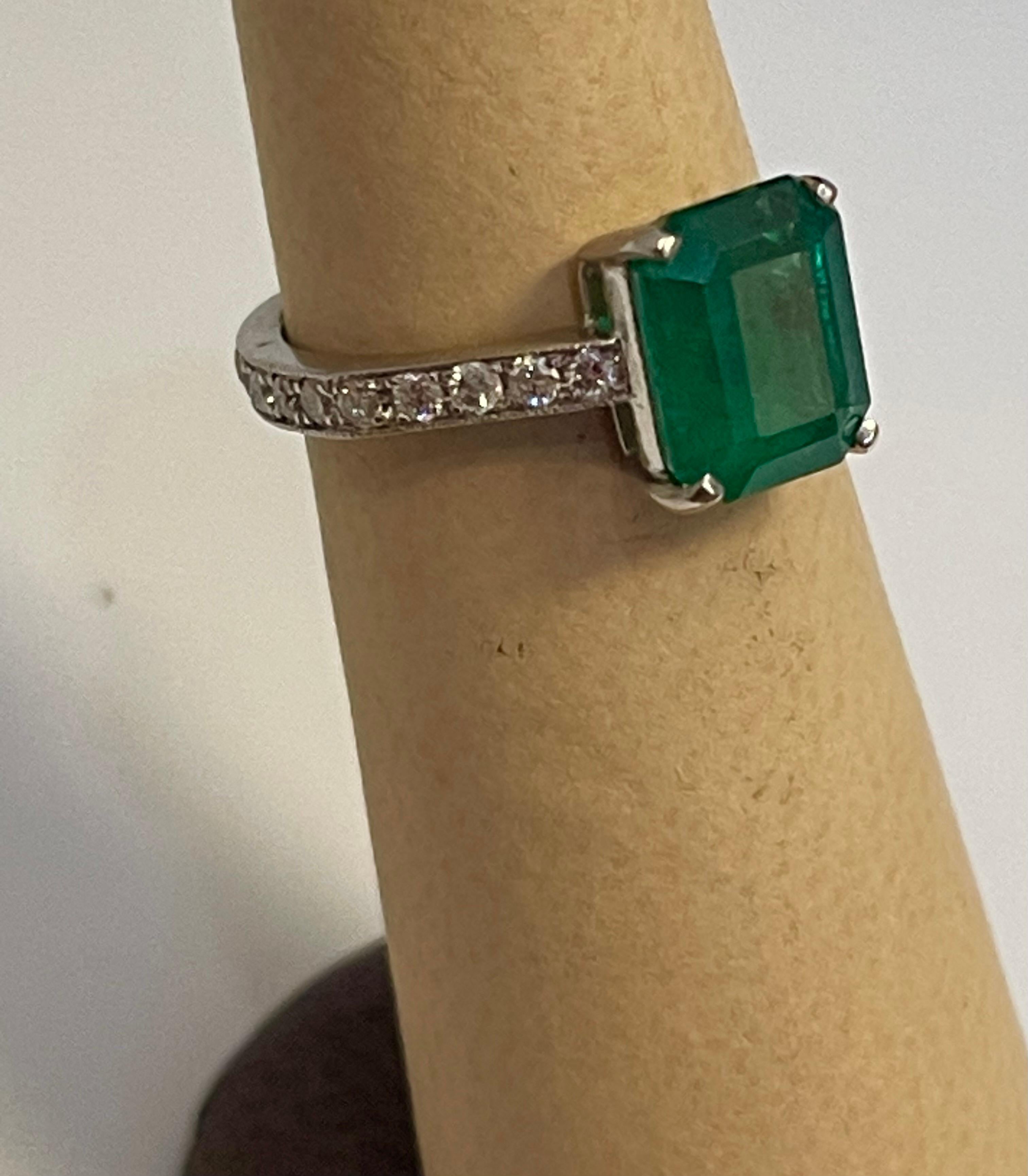 Natural 2 Carat Emerald Cut Emerald & Diamond Ring in Platinum, Estate In Excellent Condition In New York, NY