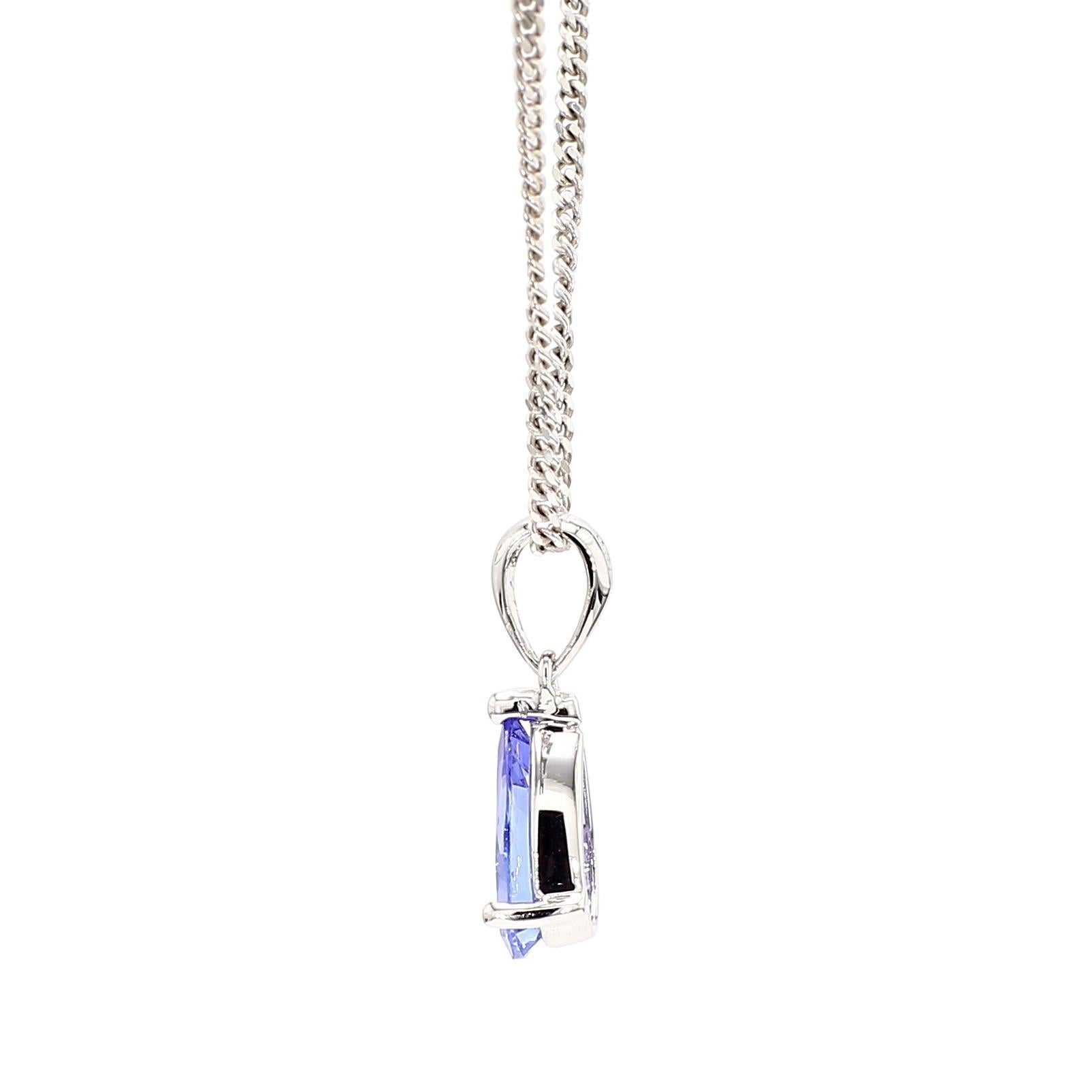 Natürliche 2 Karat Birnenschliff Tansanit in 18K Weißgold Teardrop Anhänger Halskette (Tropfenschliff) im Angebot