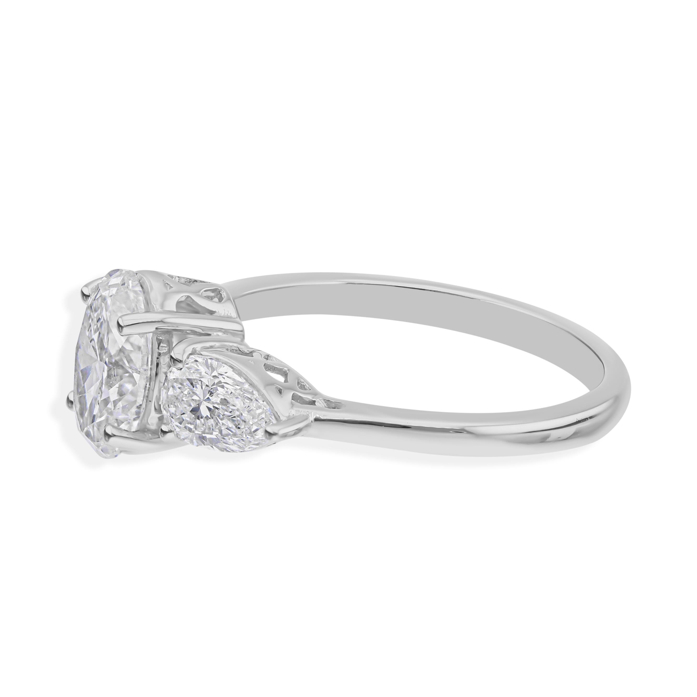 Cast from 18-karat gold, these exquisite ring is handset with 2.01 carats of sparkling diamonds.

The ring is a size 7 and may be resized to larger or smaller upon request. FOLLOW SPECTRUM JEWELS storefront to view the latest collection & exclusive