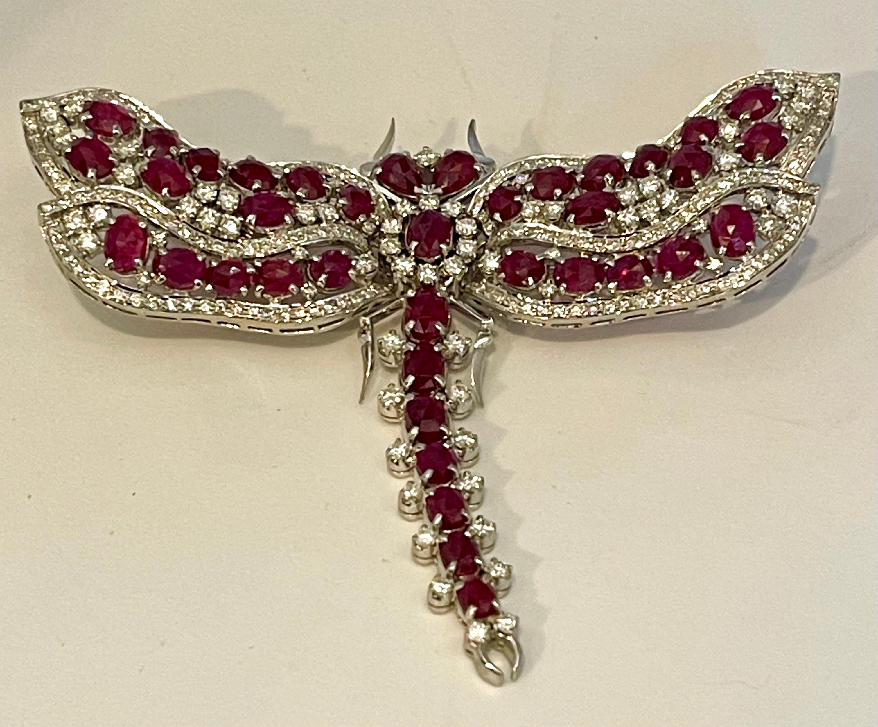 Women's Natural 20 Ct Burma Ruby & 10 Ct Diamond Butterfly 18 Kt White Gold Pin/Brooch For Sale