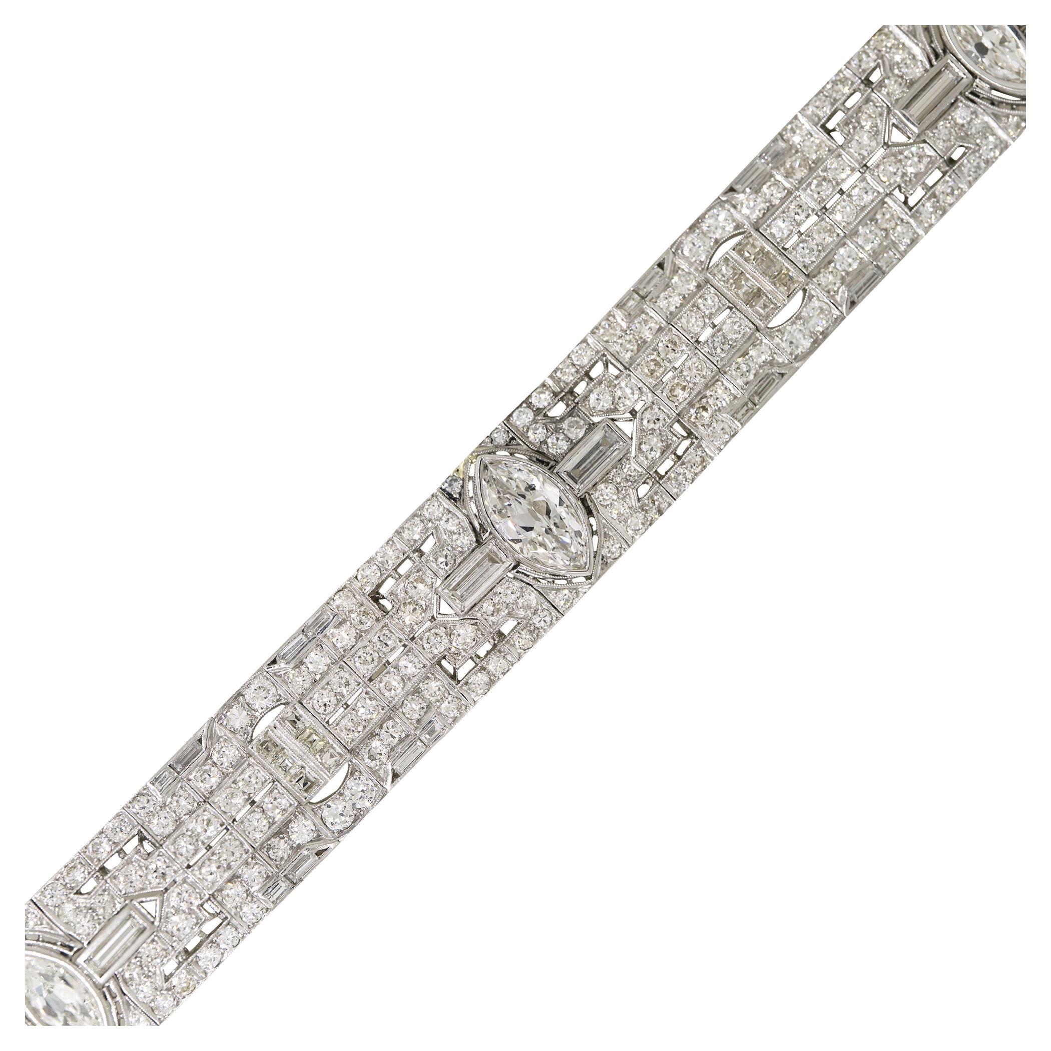 Natural 20.0 Carat Diamond Art-Deco Style Platinum Bracelet En Stock