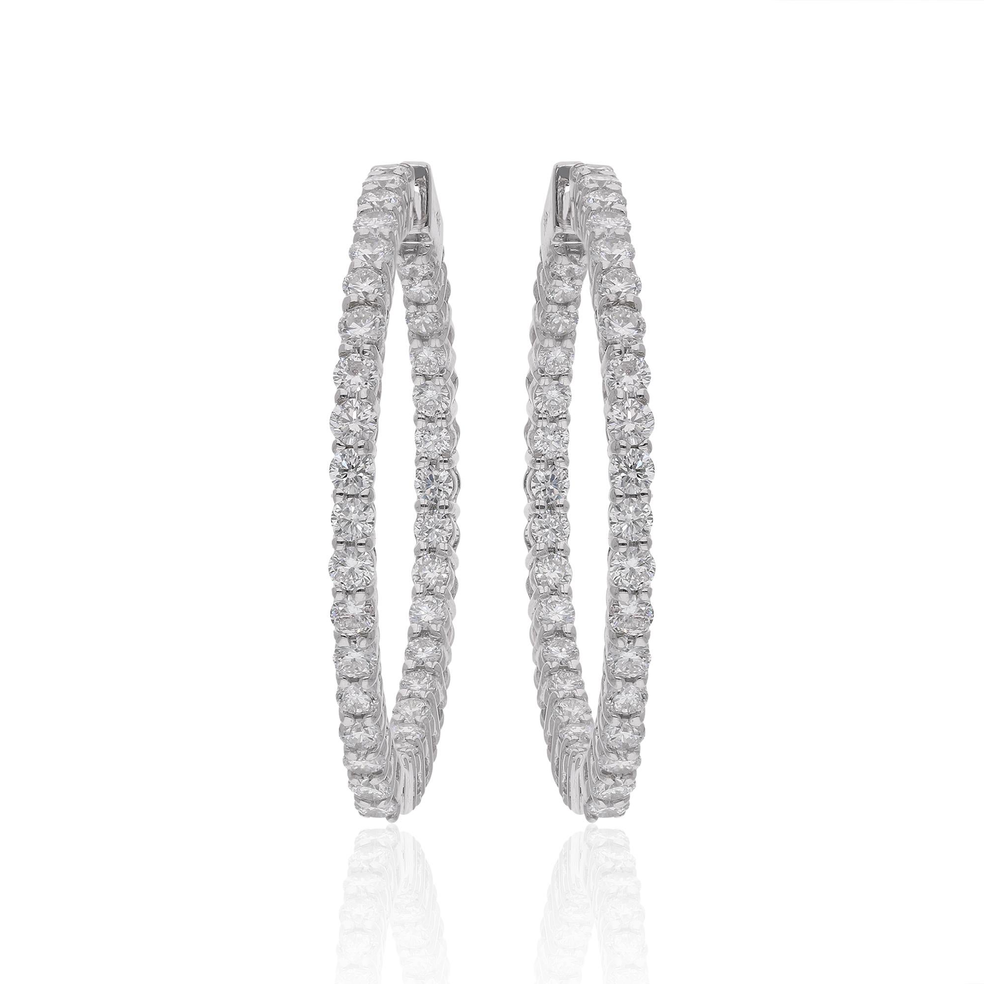 Per un'accattivante espressione di eleganza senza tempo, ammira questi squisiti orecchini a cerchio con diamanti rotondi Natural Elegance da 2,01 carati, meticolosamente realizzati in radioso oro bianco da 14 carati. Questi splendidi orecchini sono