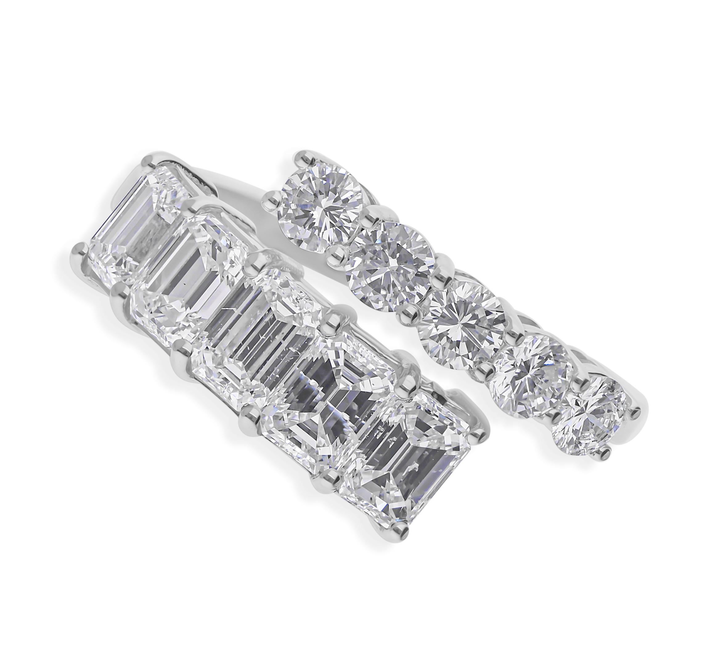 Moderno Anello a fascia con diamante taglio smeraldo rotondo naturale da 2,03 carati SI/H in oro bianco 18 carati in vendita