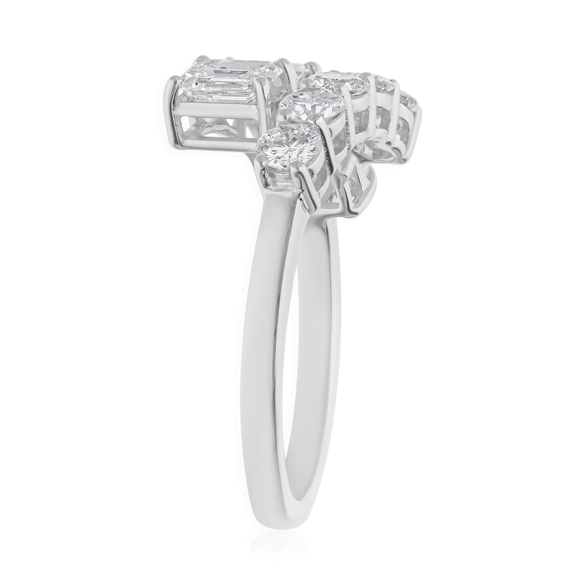 Anello a fascia con diamante taglio smeraldo rotondo naturale da 2,03 carati SI/H in oro bianco 18 carati in vendita 3