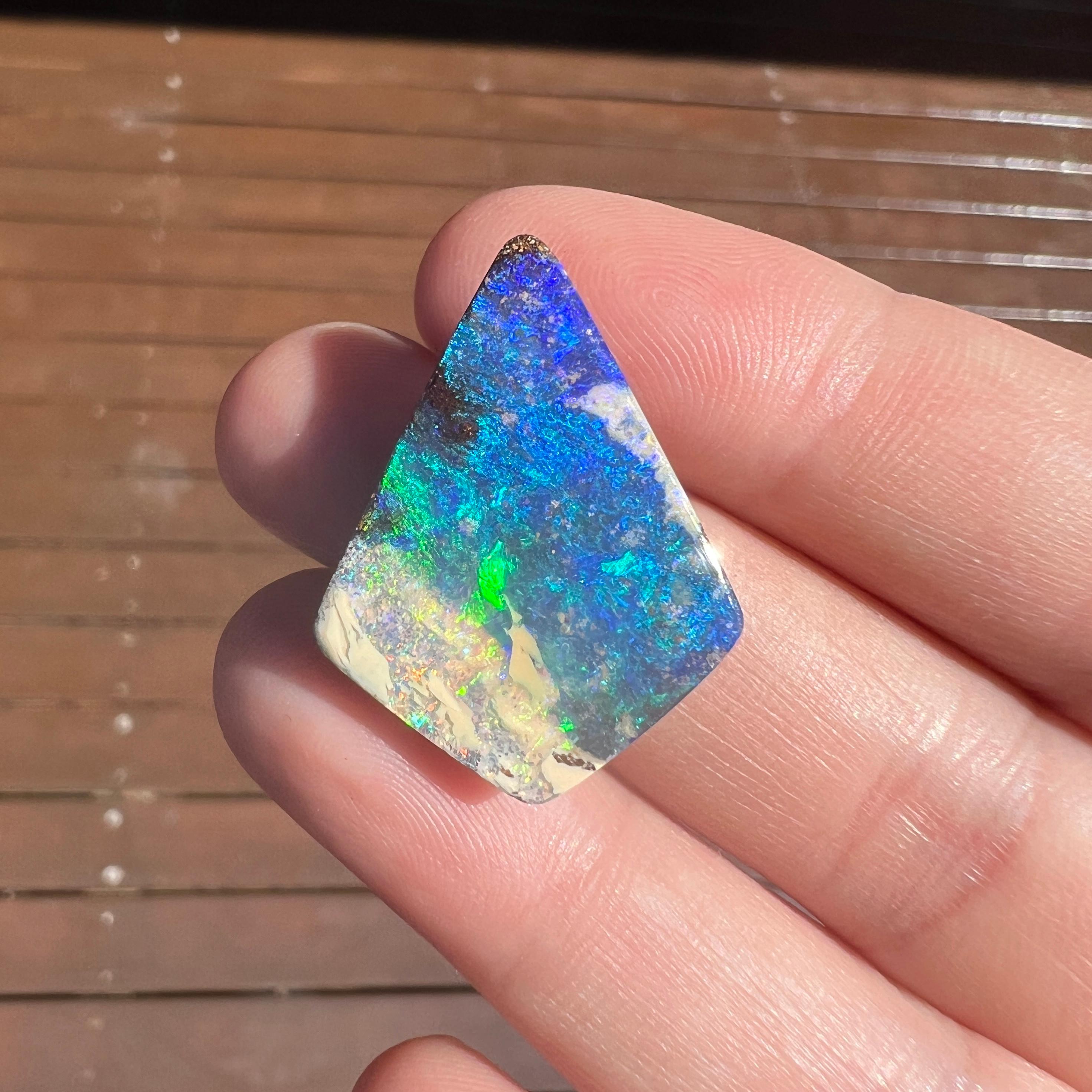 Natural 20.39 Ct Australian kite-shaped boulder opal mined by Sue Cooper For Sale 1