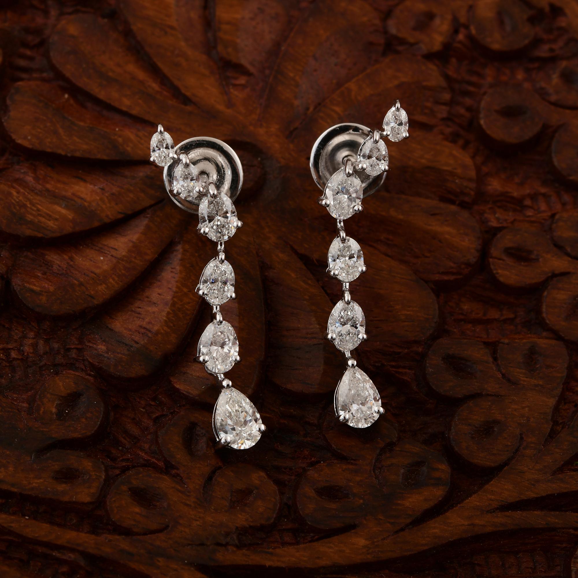 Taille ovale Boucles d'oreilles en or blanc 18 carats avec diamants naturels de forme ovale SI/H de 2,04 carats en vente