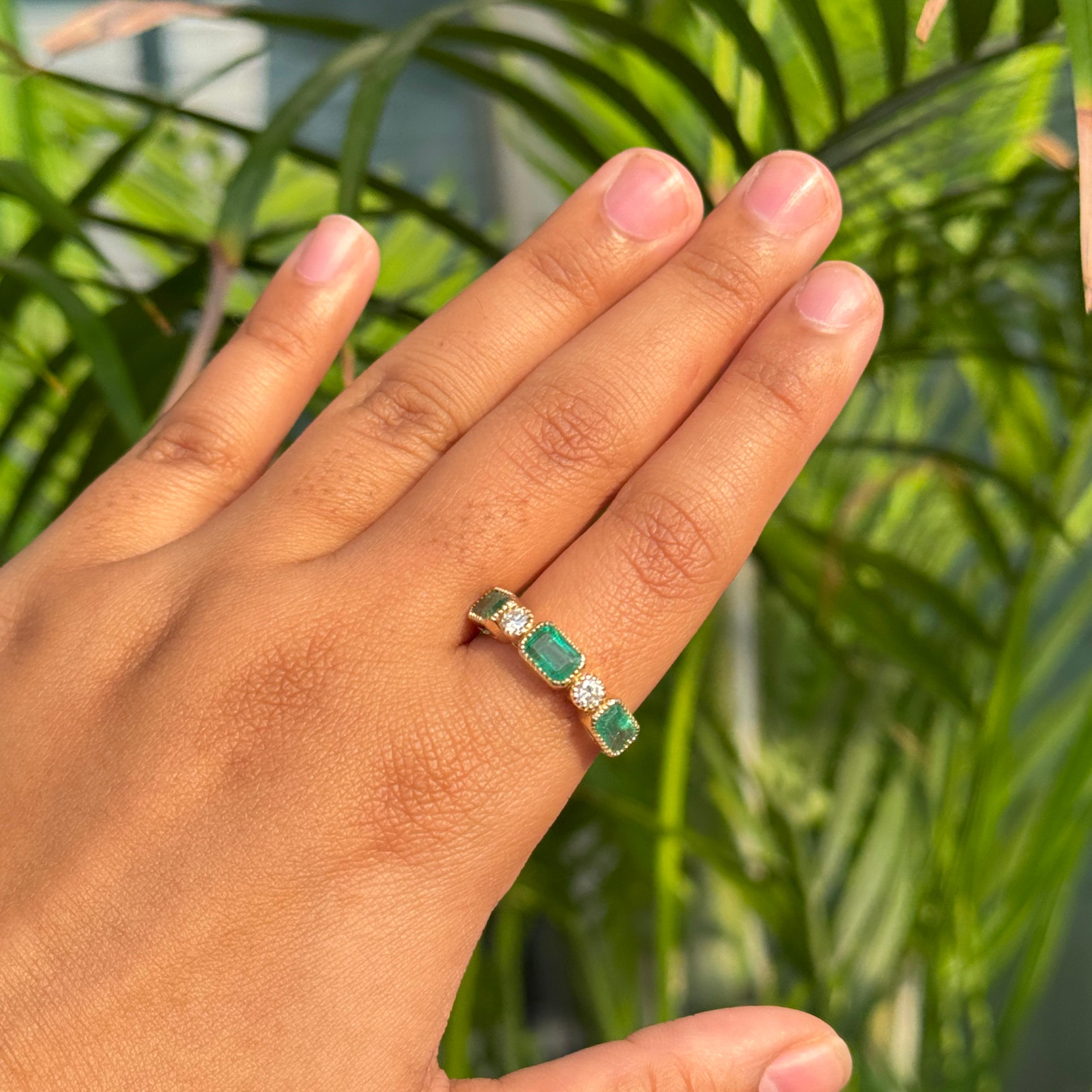 En vente :  Nature 2.07 Ct Octagon Emerald & Diamond Stackable Band Ring in 14K Yellow Gold 12