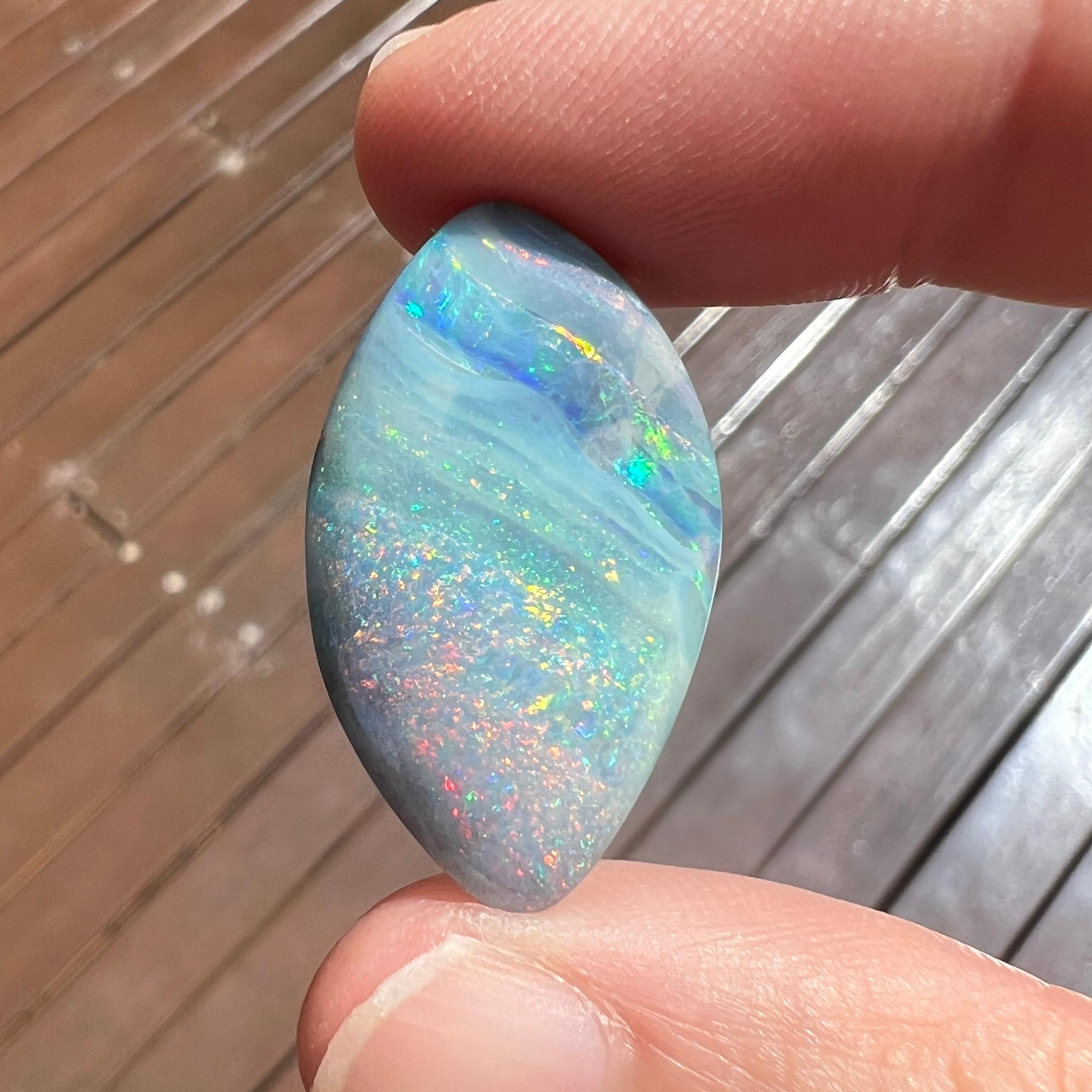 Natural 20.94 Ct Australian rainbow boulder opal mined by Sue Cooper In New Condition For Sale In BELCONNEN, ACT
