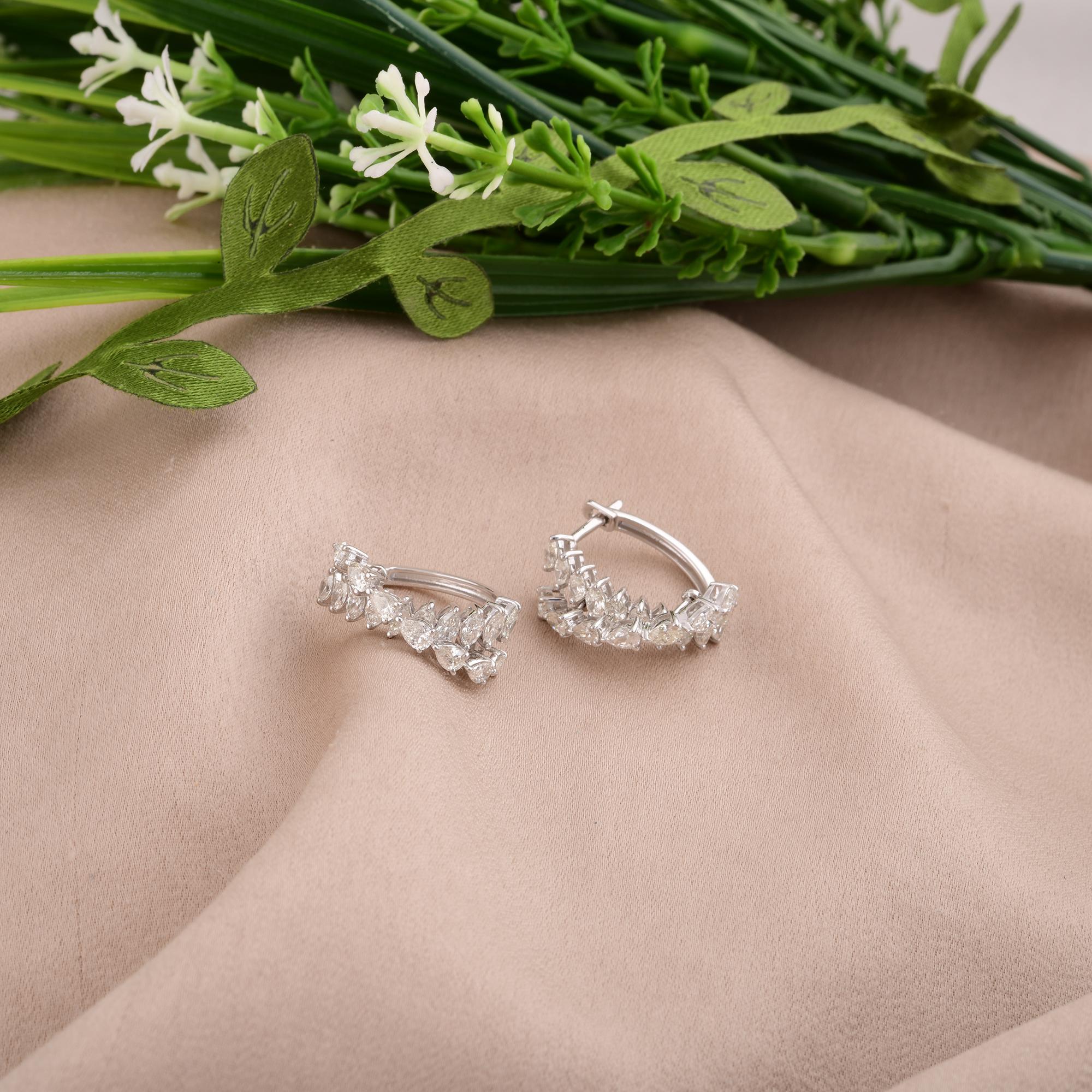 Taglio a goccia Orecchini a cerchio con pera e diamante rotondo da 2,1 carati Nature, oro bianco 18 carati in vendita