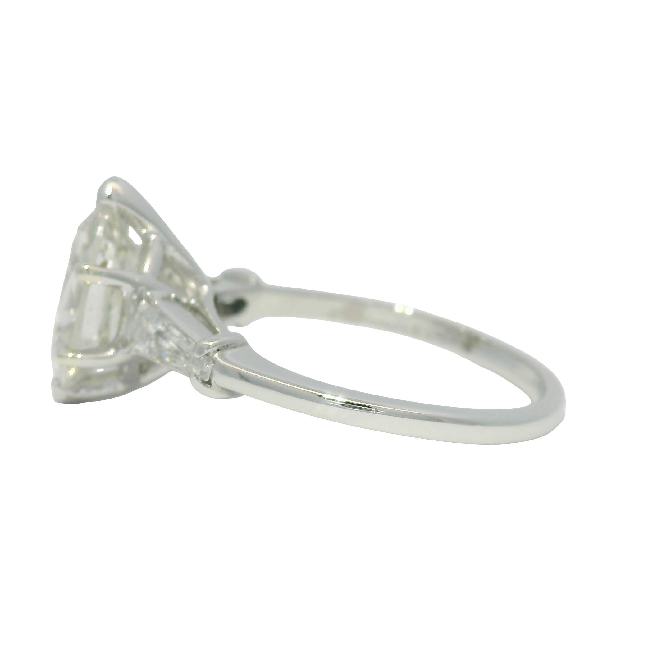 Anello di fidanzamento in platino con diamante marquise da 2,10 carati Nature in stock in vendita 4