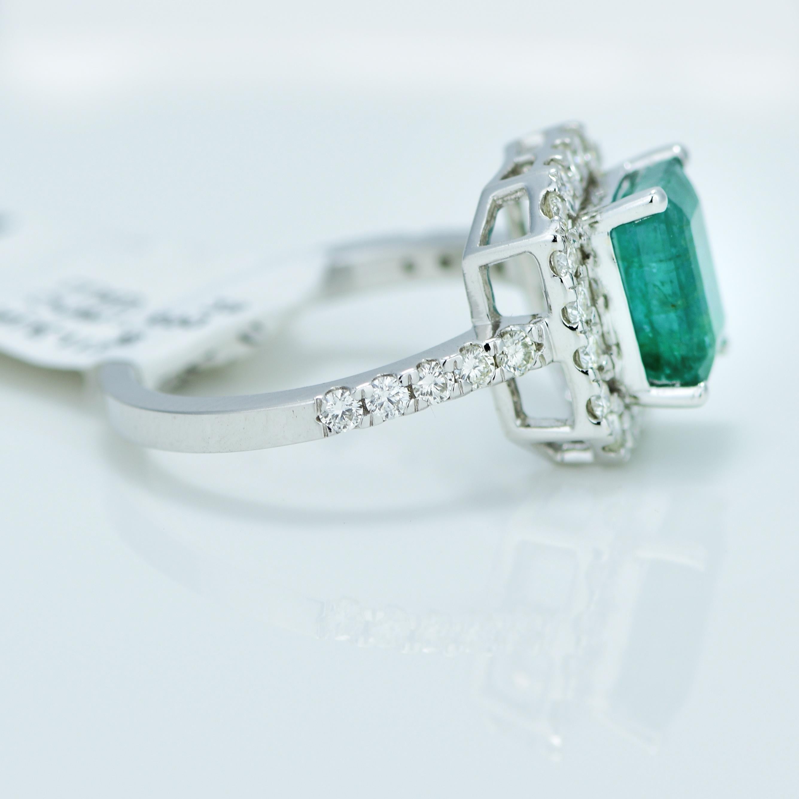 Women's Natural 2.11 Carat Green Emerald and Diamond Ring For Sale