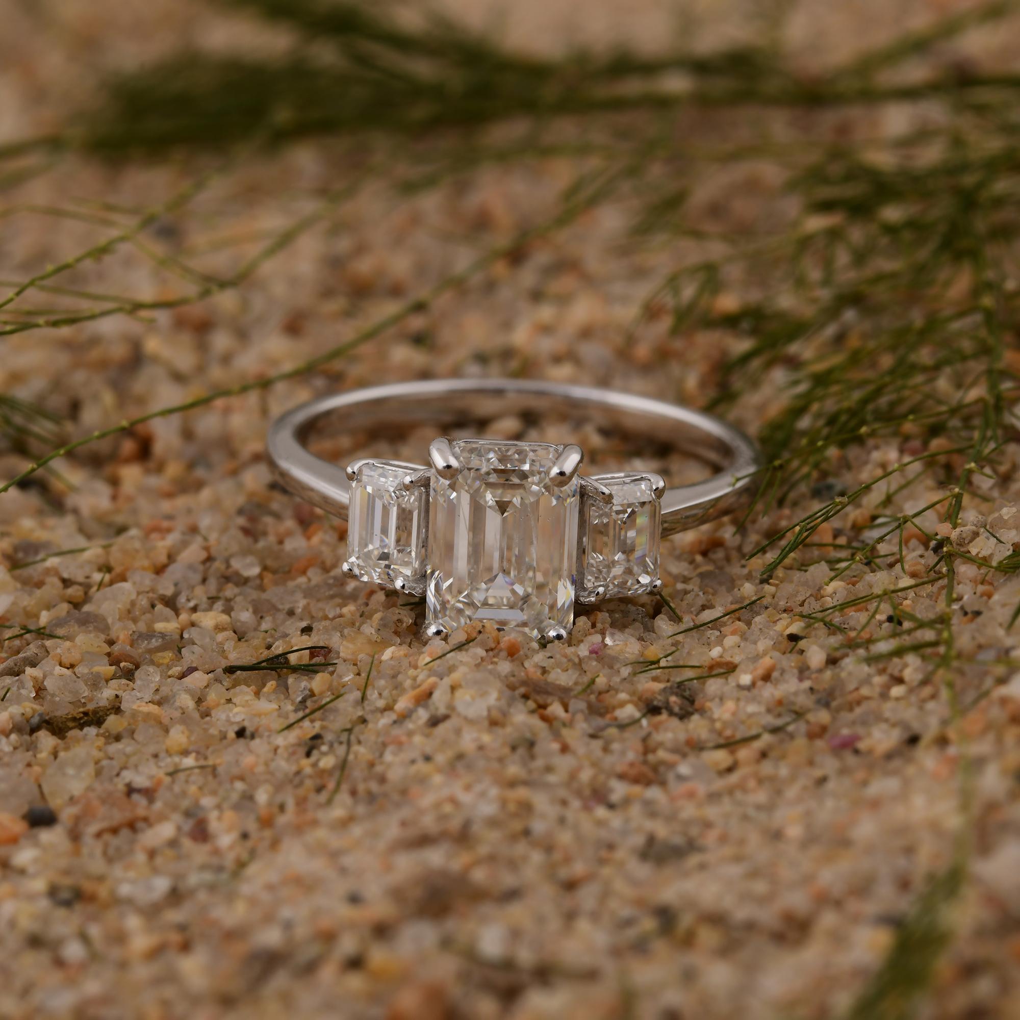 Natural 2.11 Carat SI/H Emerald Cut Diamond Ring 18 Karat White Gold Jewelry In New Condition For Sale In Diera, Dubai