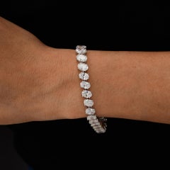 HRD Certified Natural 21.42 Carat SI/H Oval Diamond Bracelet 18 Karat White Gold